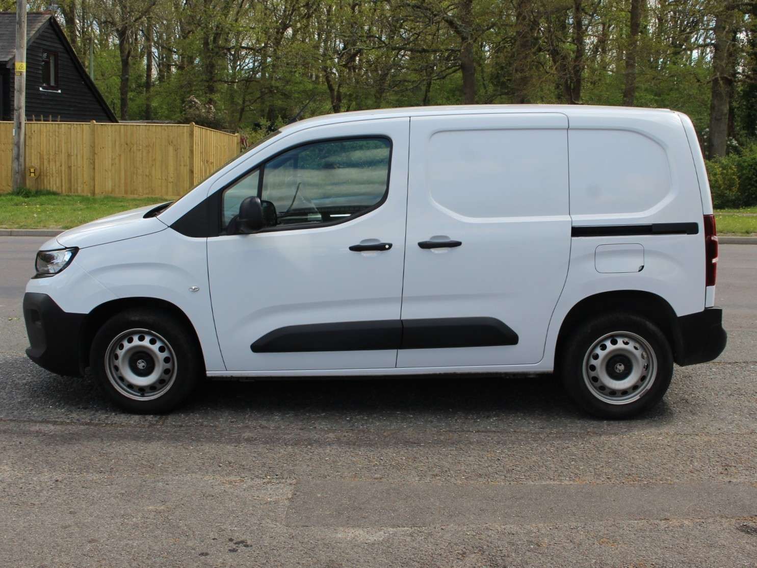 A 2024 VAUXHALL COMBO 1.5 Turbo D 2300 Prime Panel Van 5dr Diesel Manual SWB Euro 6 (s/s) (100 ps) A 2024 VAUXHALL COMBO 1.5 Turbo D 2300 Prime Panel Van 5dr Diesel Manual SWB Euro 6 (s/s) (100 ps)