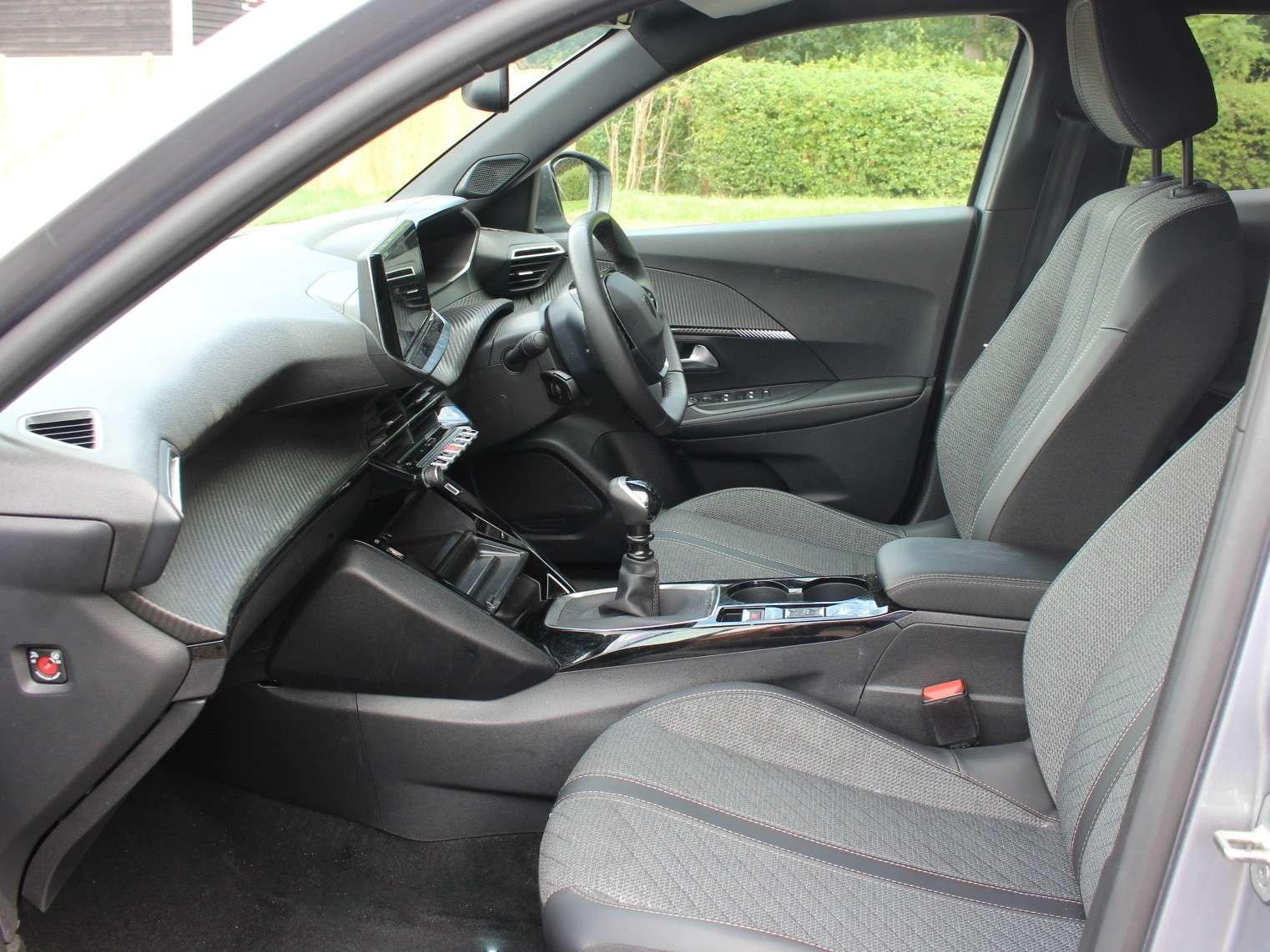 A 2025 PEUGEOT 2008 1.2 PureTech Allure SUV 5dr Petrol Manual Euro 6 (s/s) (100 ps) A 2025 PEUGEOT 2008 1.2 PureTech Allure SUV 5dr Petrol Manual Euro 6 (s/s) (100 ps)