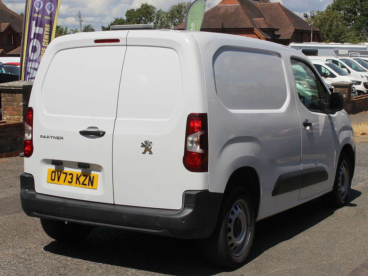 A 2023 PEUGEOT PARTNER 1.5 BlueHDi 1000 Professional Premium + Standard Panel Van 5dr Diesel Manual SWB Euro 6 (s/s) (100 bhp) A 2023 PEUGEOT PARTNER 1.5 BlueHDi 1000 Professional Premium + Standard Panel Van 5dr Diesel Manual SWB Euro 6 (s/s) (100 bhp)