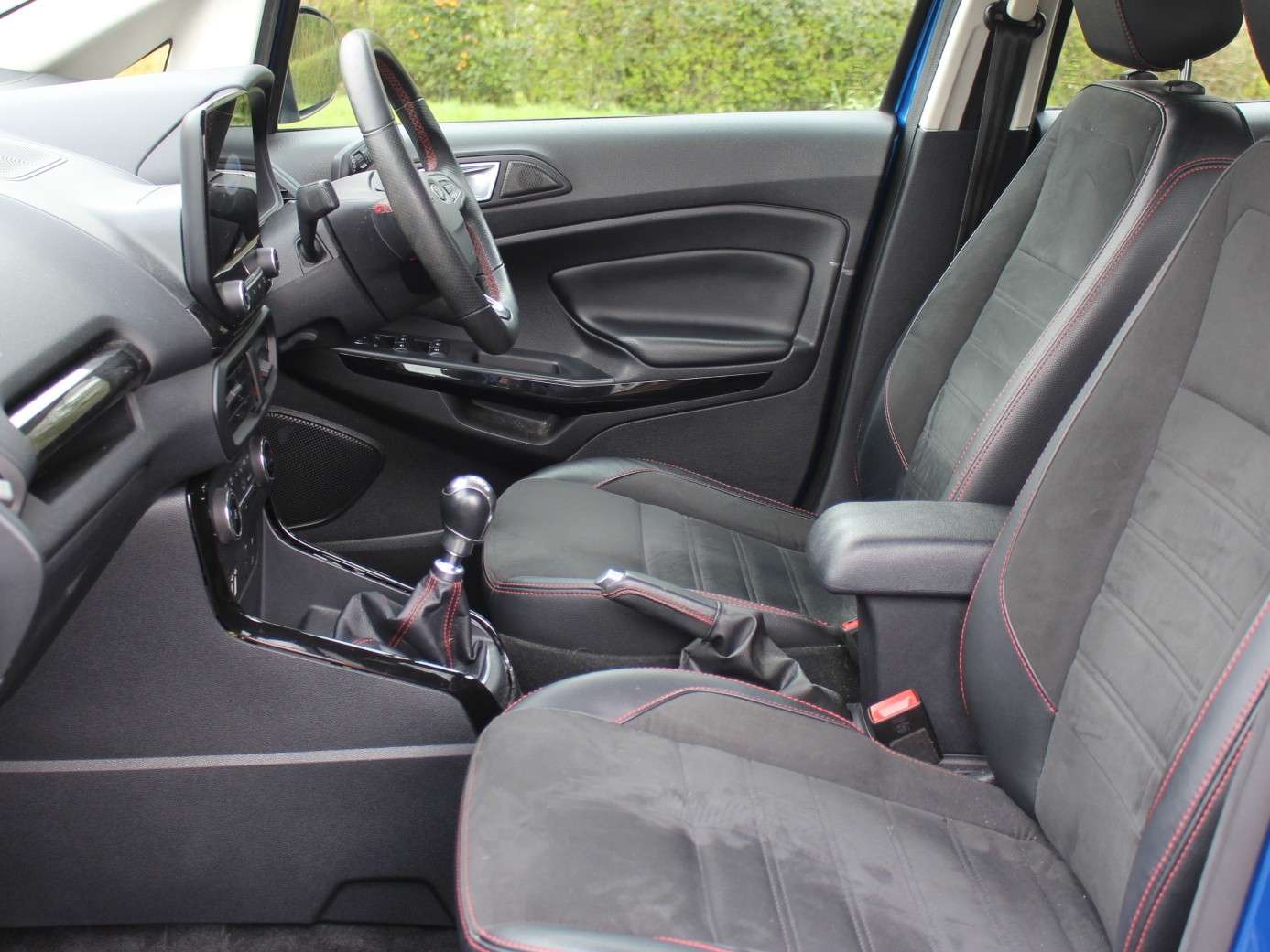 A 2019 FORD ECOSPORT 1.0T EcoBoost GPF ST-Line SUV 5dr Petrol Manual Euro 6 (s/s) (125 ps) A 2019 FORD ECOSPORT 1.0T EcoBoost GPF ST-Line SUV 5dr Petrol Manual Euro 6 (s/s) (125 ps)