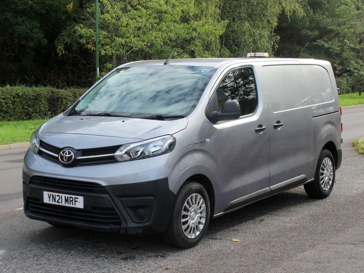 A 2021 TOYOTA PROACE 50kWh Icon Medium Panel Van 6dr Electric Auto MWB (7kW OBC) (136 ps) A 2021 TOYOTA PROACE 50kWh Icon Medium Panel Van 6dr Electric Auto MWB (7kW OBC) (136 ps)