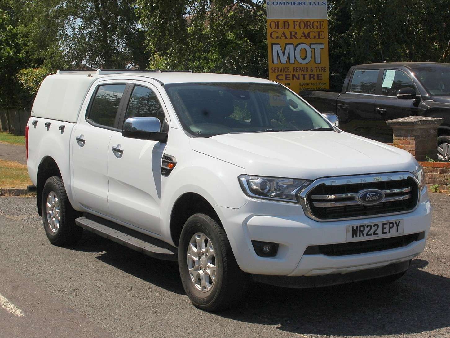 A 2022 FORD RANGER 2.0 EcoBlue XLT Pickup Double Cab 4dr Diesel Manual 4WD Euro 6 (s/s) (170 ps) A 2022 FORD RANGER 2.0 EcoBlue XLT Pickup Double Cab 4dr Diesel Manual 4WD Euro 6 (s/s) (170 ps)
