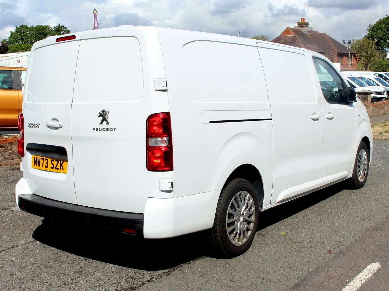 A 2023 PEUGEOT EXPERT 2.0 BlueHDi 1400 Asphalt L2 Premium + Long Panel Van 6dr Diesel Manual LWB Euro 6 (s/s) (145 ps) A 2023 PEUGEOT EXPERT 2.0 BlueHDi 1400 Asphalt L2 Premium + Long Panel Van 6dr Diesel Manual LWB Euro 6 (s/s) (145 ps)