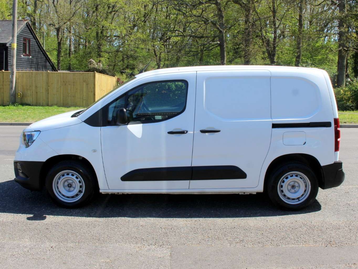 A 2021 VAUXHALL COMBO 1.5 Turbo D 2000 Edition Panel Van 4dr Diesel Manual L1 H1 Euro 6 (100 ps) A 2021 VAUXHALL COMBO 1.5 Turbo D 2000 Edition Panel Van 4dr Diesel Manual L1 H1 Euro 6 (100 ps)