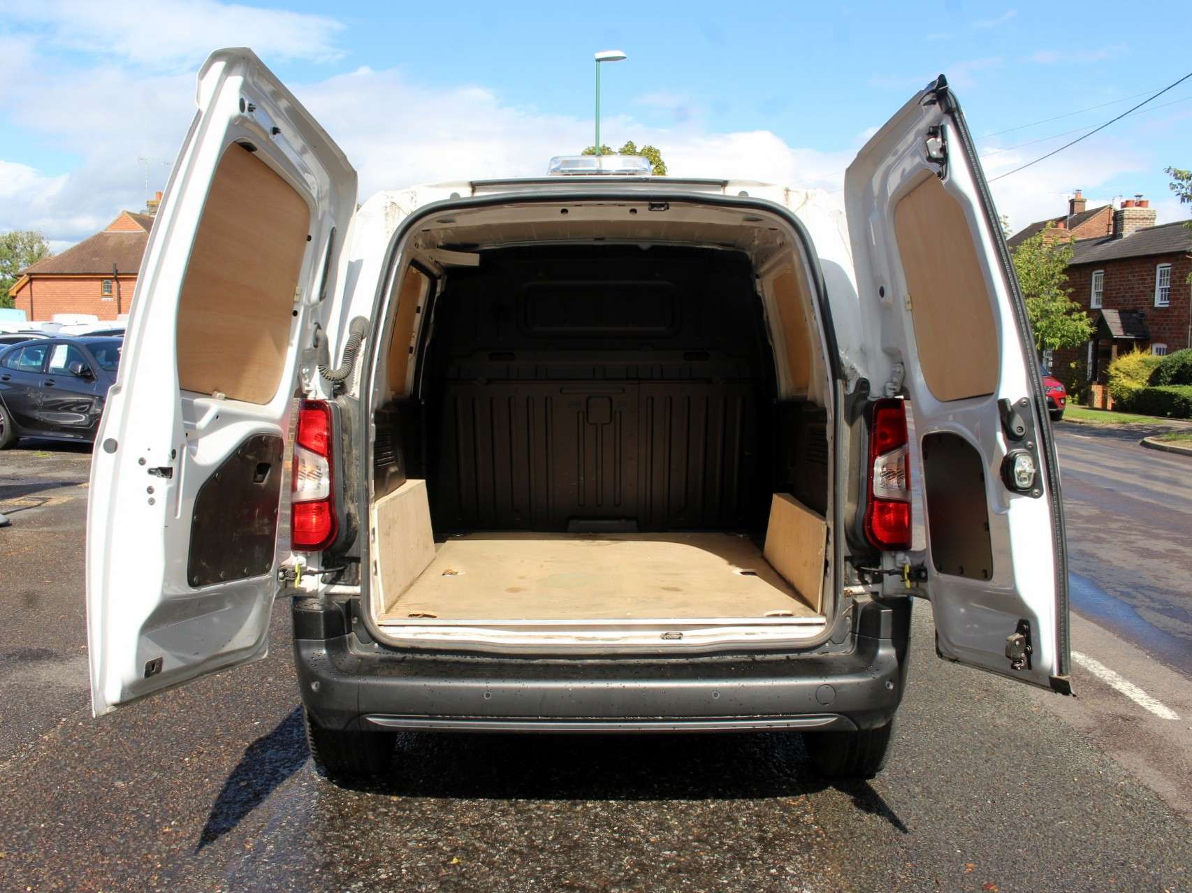 A 2024 VAUXHALL COMBO 1.5 Turbo D 2300 Prime Panel Van 5dr Diesel Manual SWB Euro 6 (s/s) (100 ps) A 2024 VAUXHALL COMBO 1.5 Turbo D 2300 Prime Panel Van 5dr Diesel Manual SWB Euro 6 (s/s) (100 ps)