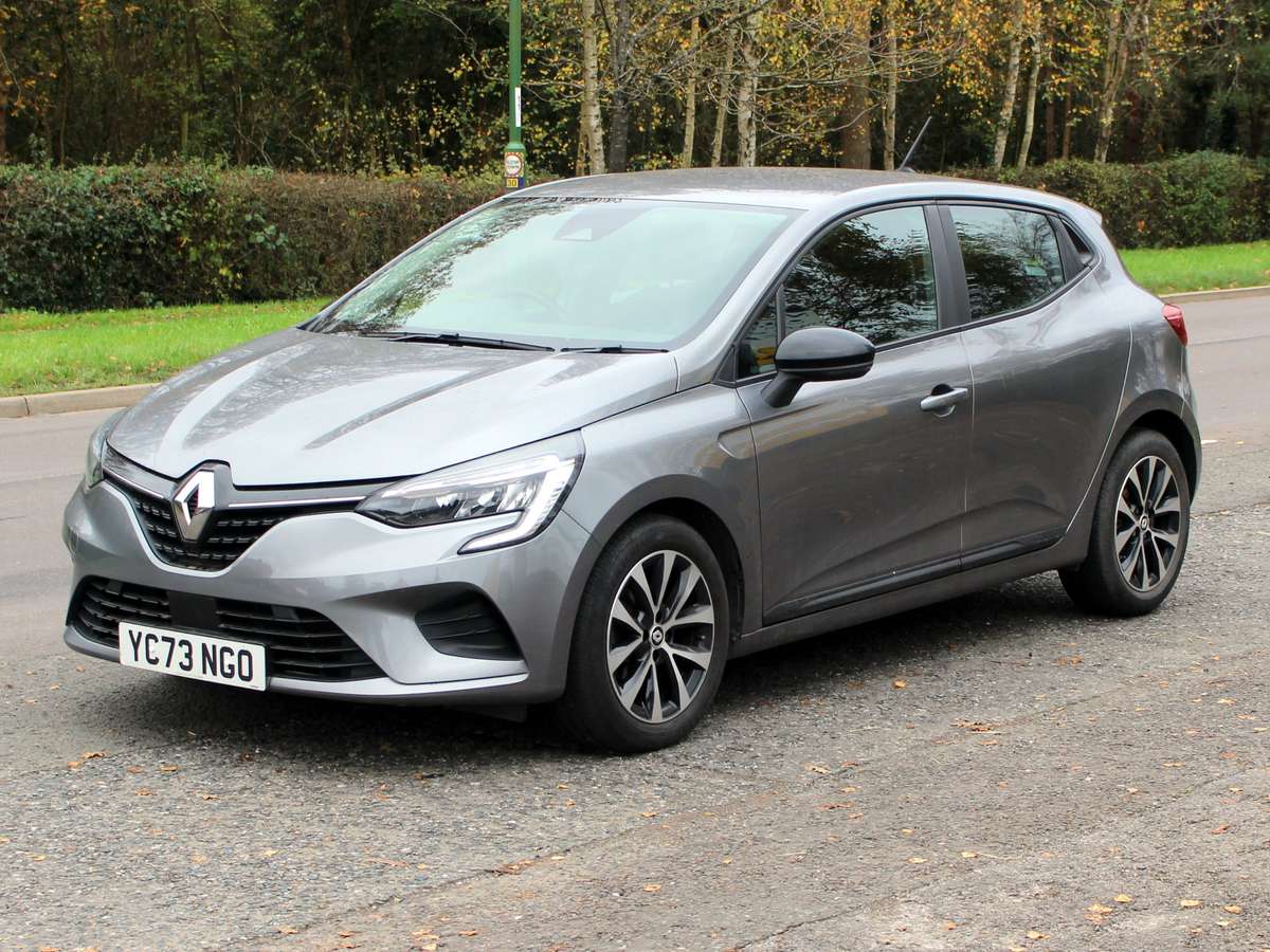 Check out this Renault Clio 2023 Petrol Manual