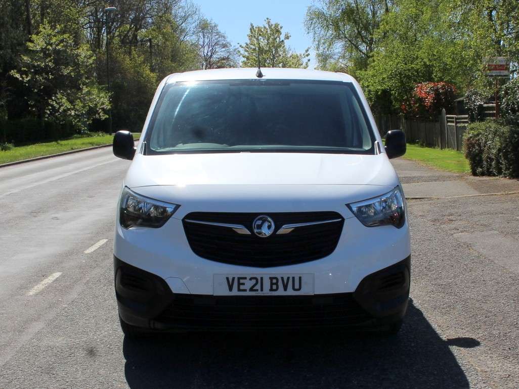 A 2021 VAUXHALL COMBO 1.5 Turbo D 2000 Edition Panel Van 4dr Diesel Manual L1 H1 Euro 6 (100 ps) A 2021 VAUXHALL COMBO 1.5 Turbo D 2000 Edition Panel Van 4dr Diesel Manual L1 H1 Euro 6 (100 ps)