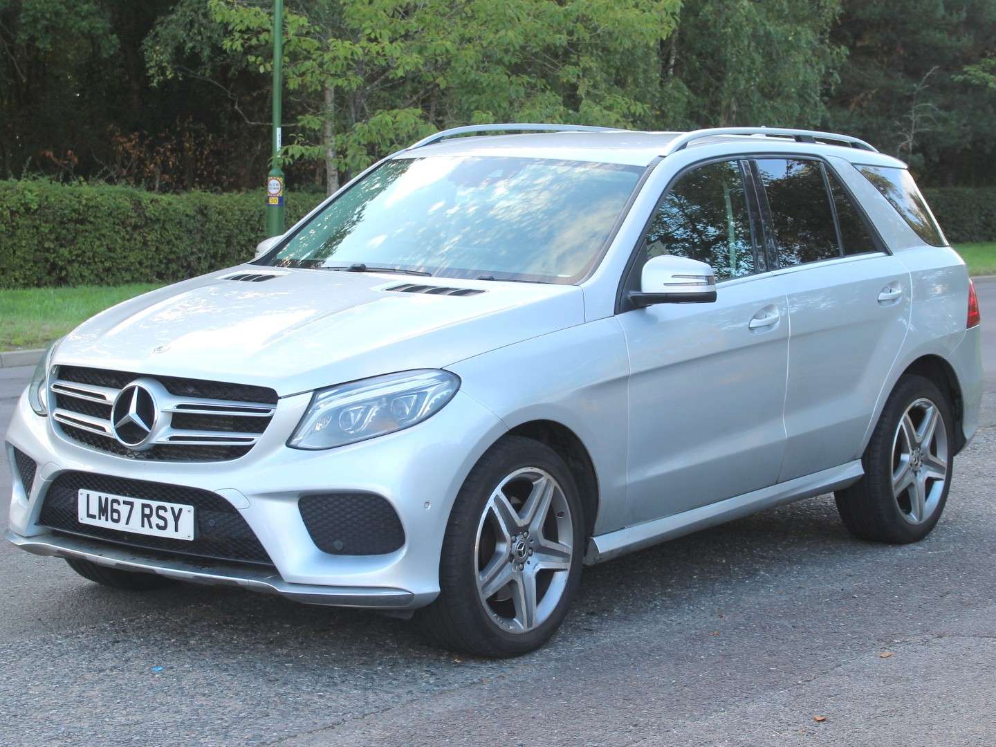 A 2017 MERCEDES-BENZ GLE 2.1 GLE250d AMG Line SUV 5dr Diesel G-Tronic 4MATIC Euro 6 (s/s) (204 ps) A 2017 MERCEDES-BENZ GLE 2.1 GLE250d AMG Line SUV 5dr Diesel G-Tronic 4MATIC Euro 6 (s/s) (204 ps)