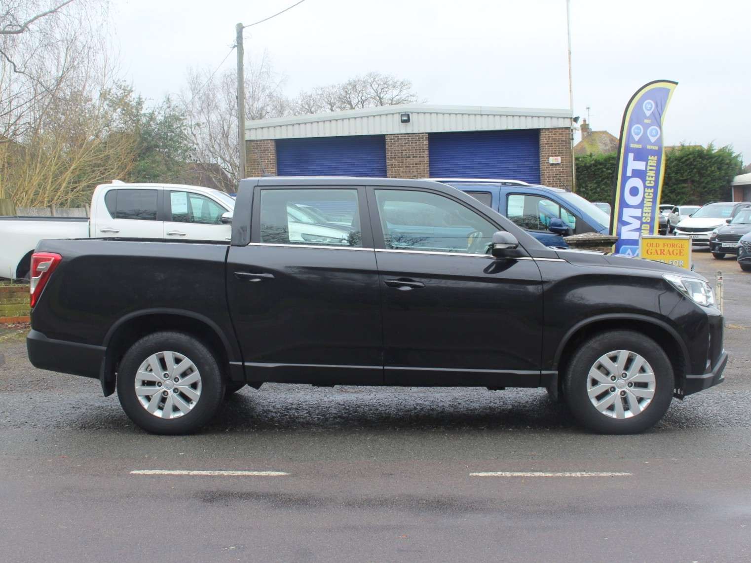 A 2023 SSANGYONG MUSSO 2.2D EX Pickup Double Cab 4dr Diesel Manual 4WD Euro 6 (181 ps) A 2023 SSANGYONG MUSSO 2.2D EX Pickup Double Cab 4dr Diesel Manual 4WD Euro 6 (181 ps)