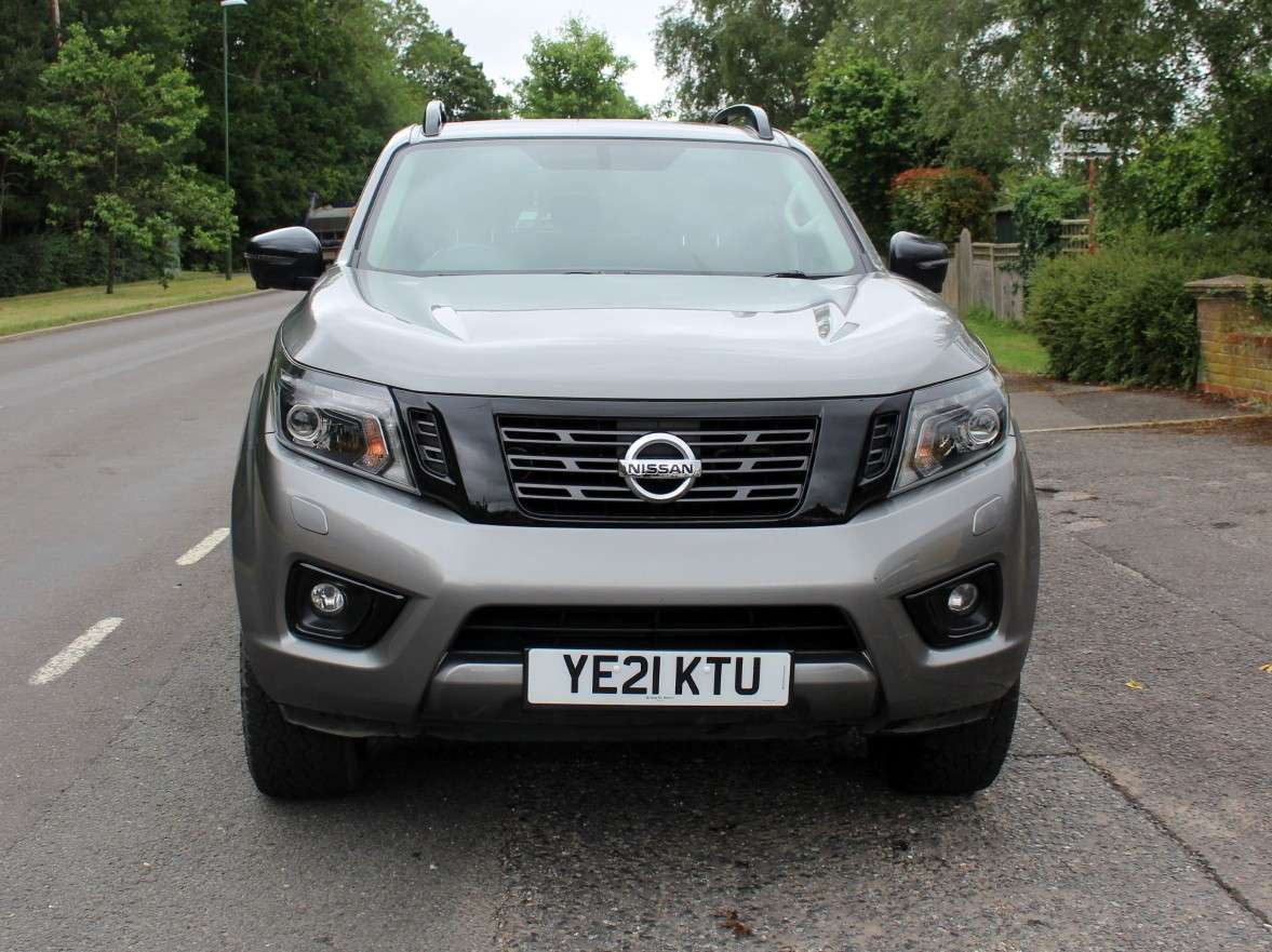 A 2021 NISSAN NAVARA 2.3 dCi N-Guard Pickup Double Cab 4dr Diesel Manual 4WD Euro 6 (s/s) (190 ps) A 2021 NISSAN NAVARA 2.3 dCi N-Guard Pickup Double Cab 4dr Diesel Manual 4WD Euro 6 (s/s) (190 ps)