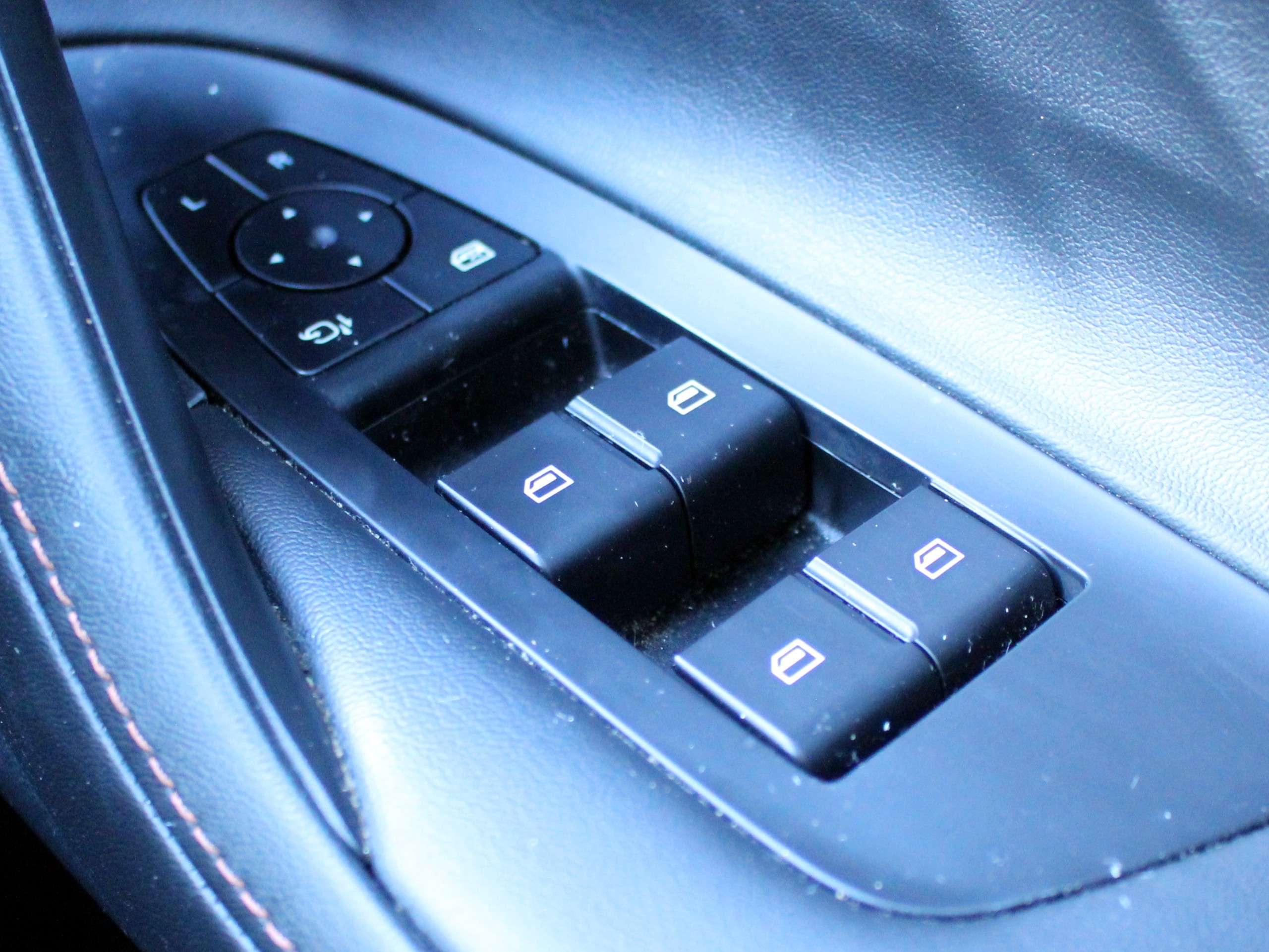 2025 MG HS 2025 MG HS