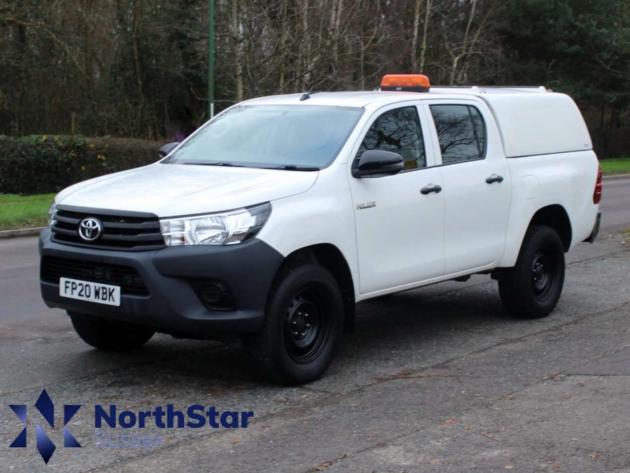 A 2020 TOYOTA HILUX 2.4 D-4D Active Pickup Double Cab 4dr Diesel Manual 4WD Euro 6 (s/s) (150 ps) A 2020 TOYOTA HILUX 2.4 D-4D Active Pickup Double Cab 4dr Diesel Manual 4WD Euro 6 (s/s) (150 ps)