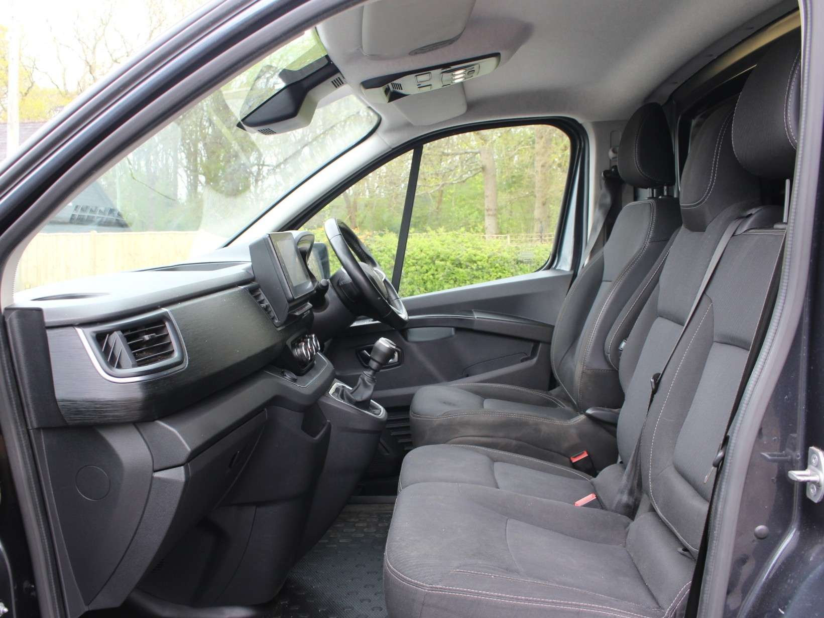 A 2022 RENAULT TRAFIC 2.0 dCi Blue LL30 Sport Panel Van 5dr Diesel Manual L2 H1 Euro 6 (s/s) (130 ps) A 2022 RENAULT TRAFIC 2.0 dCi Blue LL30 Sport Panel Van 5dr Diesel Manual L2 H1 Euro 6 (s/s) (130 ps)