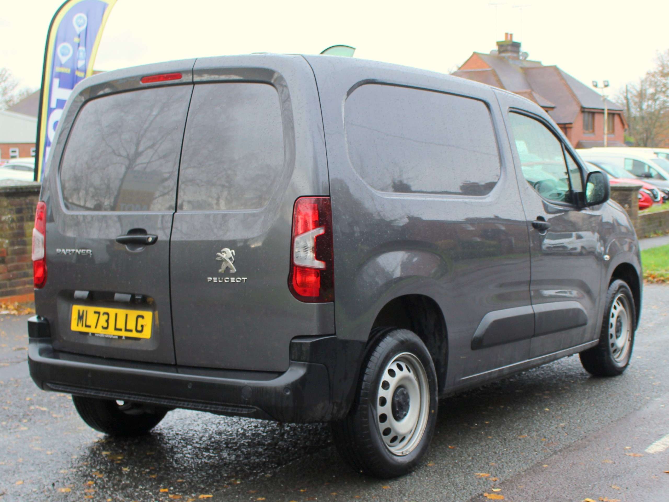 A 2023 PEUGEOT PARTNER 1.5 BlueHDi 1000 Professional Premium + Standard Panel Van 5dr Diesel EAT8 SWB Euro 6 (s/s) (130 bhp) A 2023 PEUGEOT PARTNER 1.5 BlueHDi 1000 Professional Premium + Standard Panel Van 5dr Diesel EAT8 SWB Euro 6 (s/s) (130 bhp)