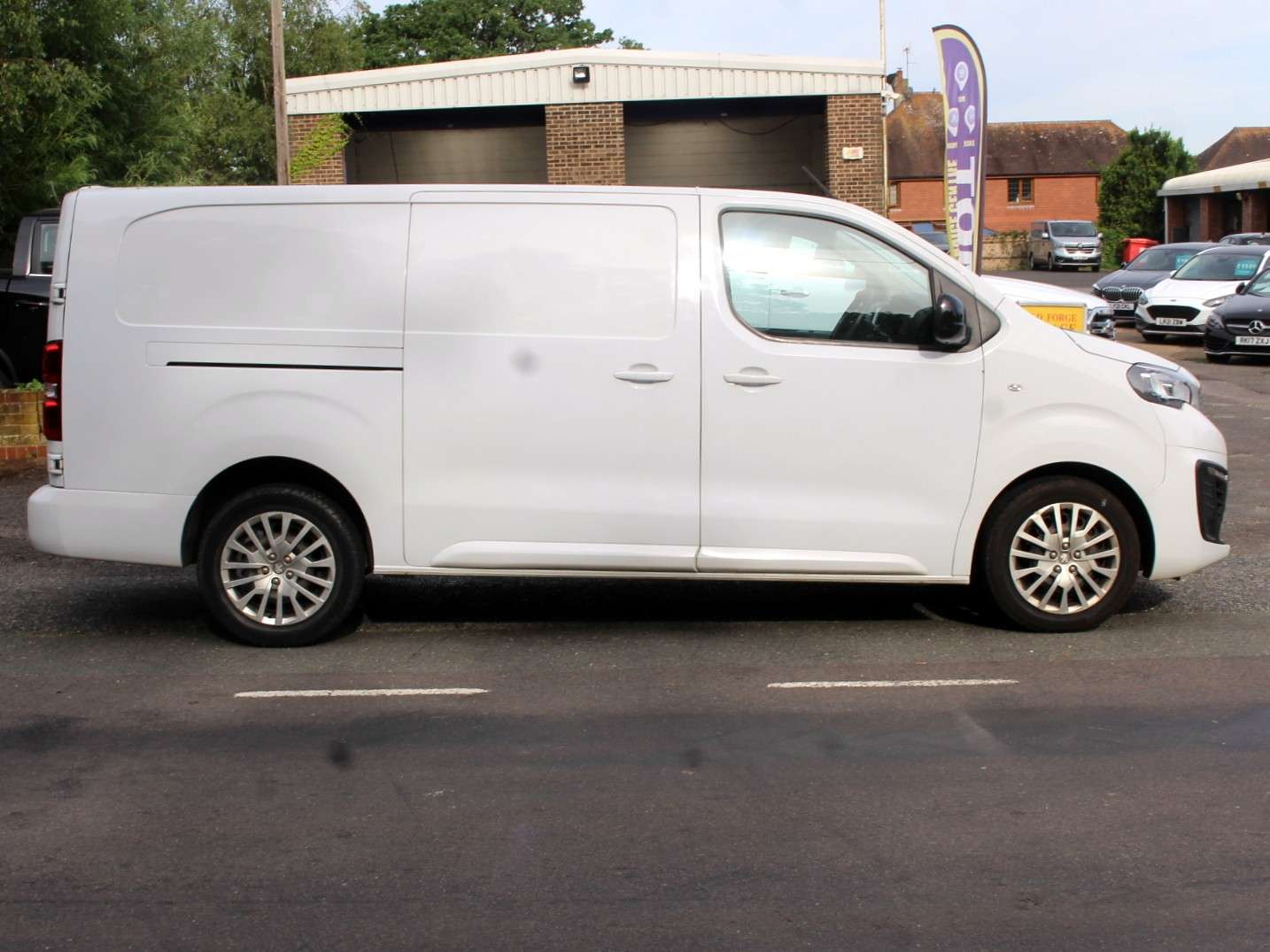 A 2023 PEUGEOT EXPERT 1.5 BlueHDi 1000 Asphalt Premium + Long Panel Van 6dr Diesel Manual LWB Euro 6 (s/s) (100 bhp) A 2023 PEUGEOT EXPERT 1.5 BlueHDi 1000 Asphalt Premium + Long Panel Van 6dr Diesel Manual LWB Euro 6 (s/s) (100 bhp)