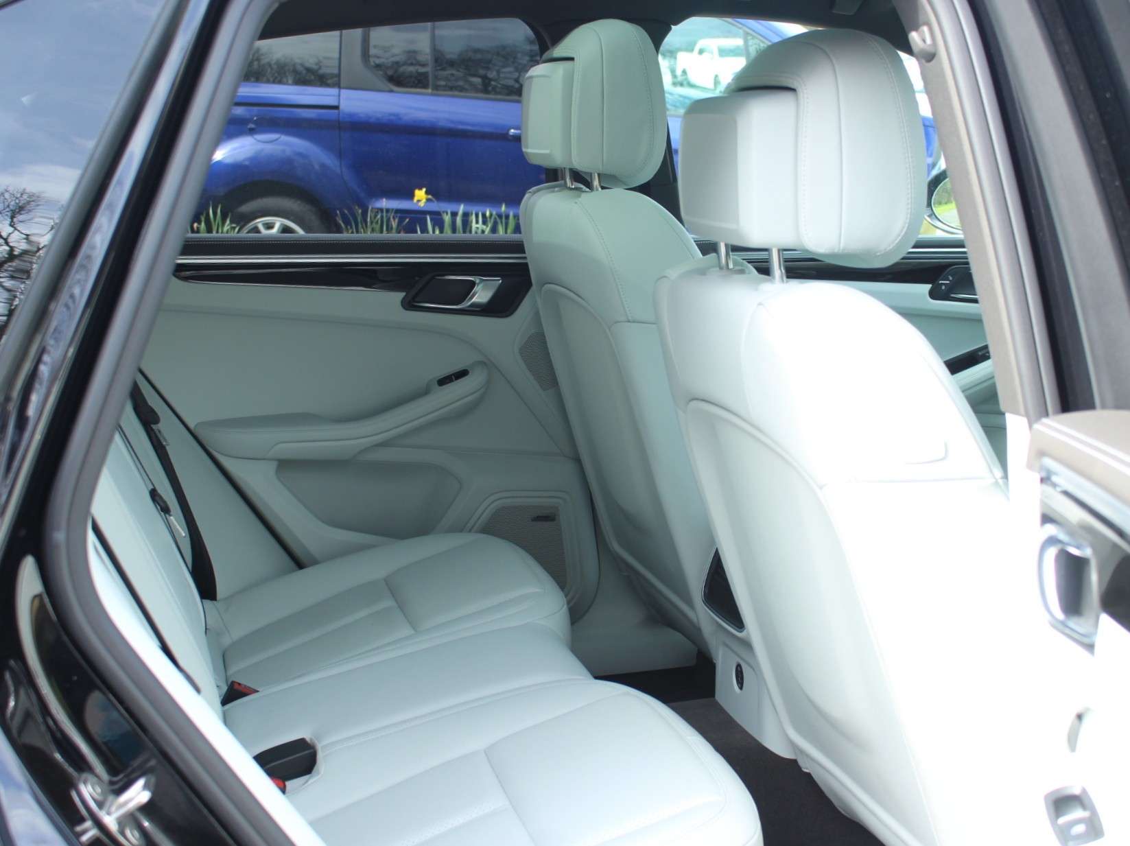 2019 PORSCHE MACAN 2019 PORSCHE MACAN