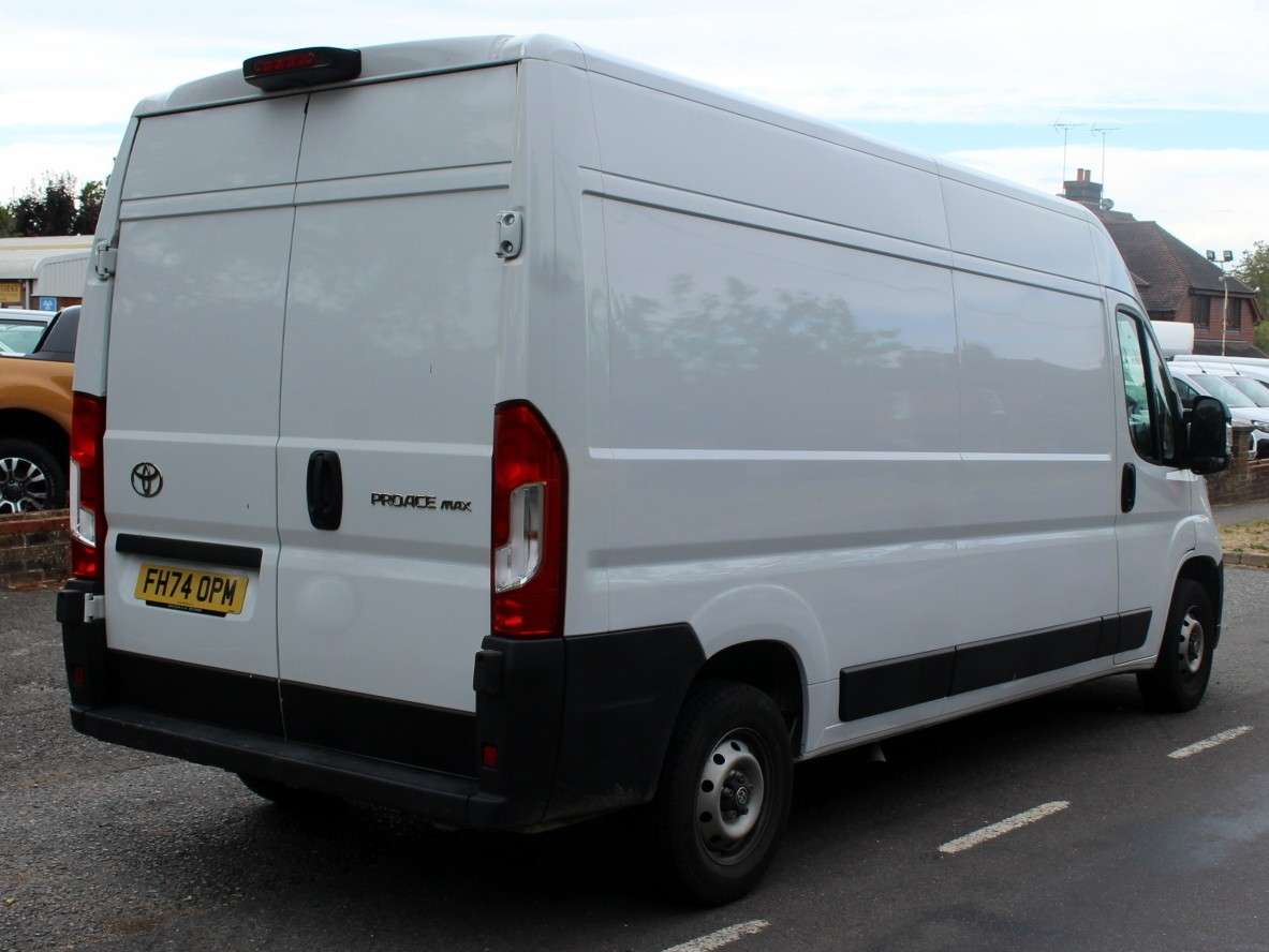 2025 TOYOTA PROACE 2025 TOYOTA PROACE