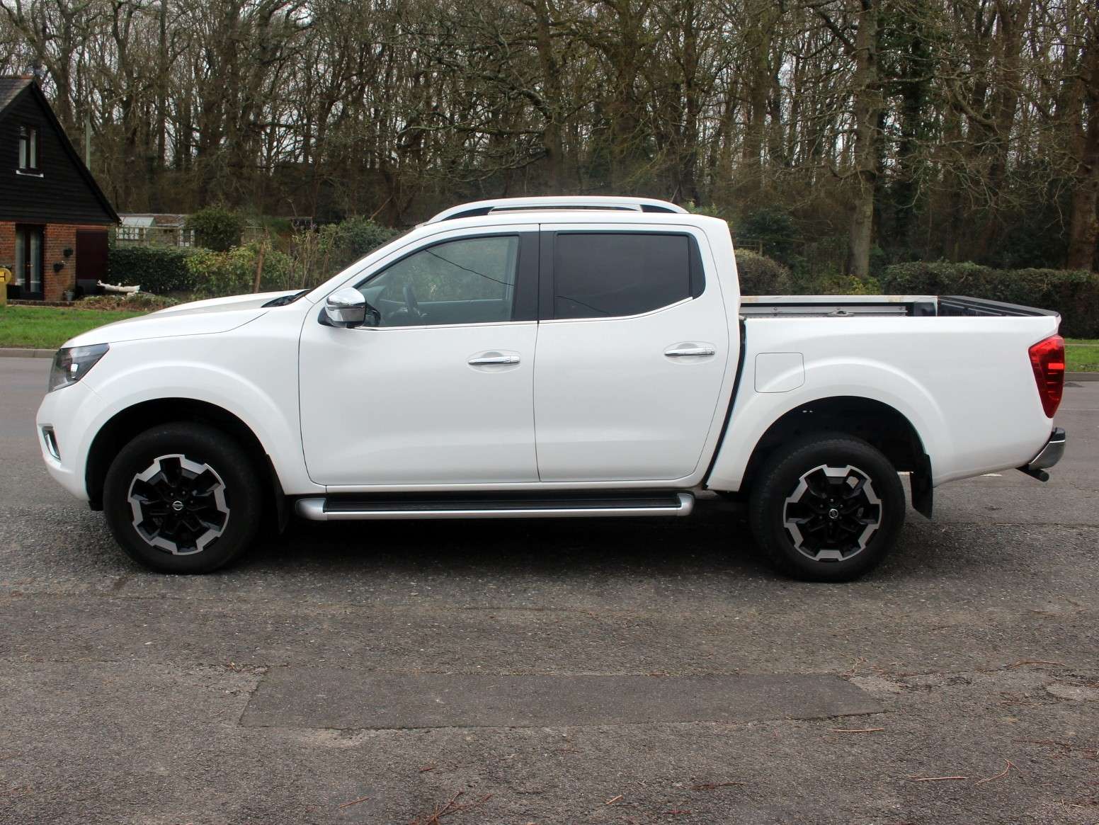 A 2021 NISSAN NAVARA 2.3 dCi Tekna Pickup Double Cab 4dr Diesel Auto 4WD Euro 6 (190 ps) A 2021 NISSAN NAVARA 2.3 dCi Tekna Pickup Double Cab 4dr Diesel Auto 4WD Euro 6 (190 ps)