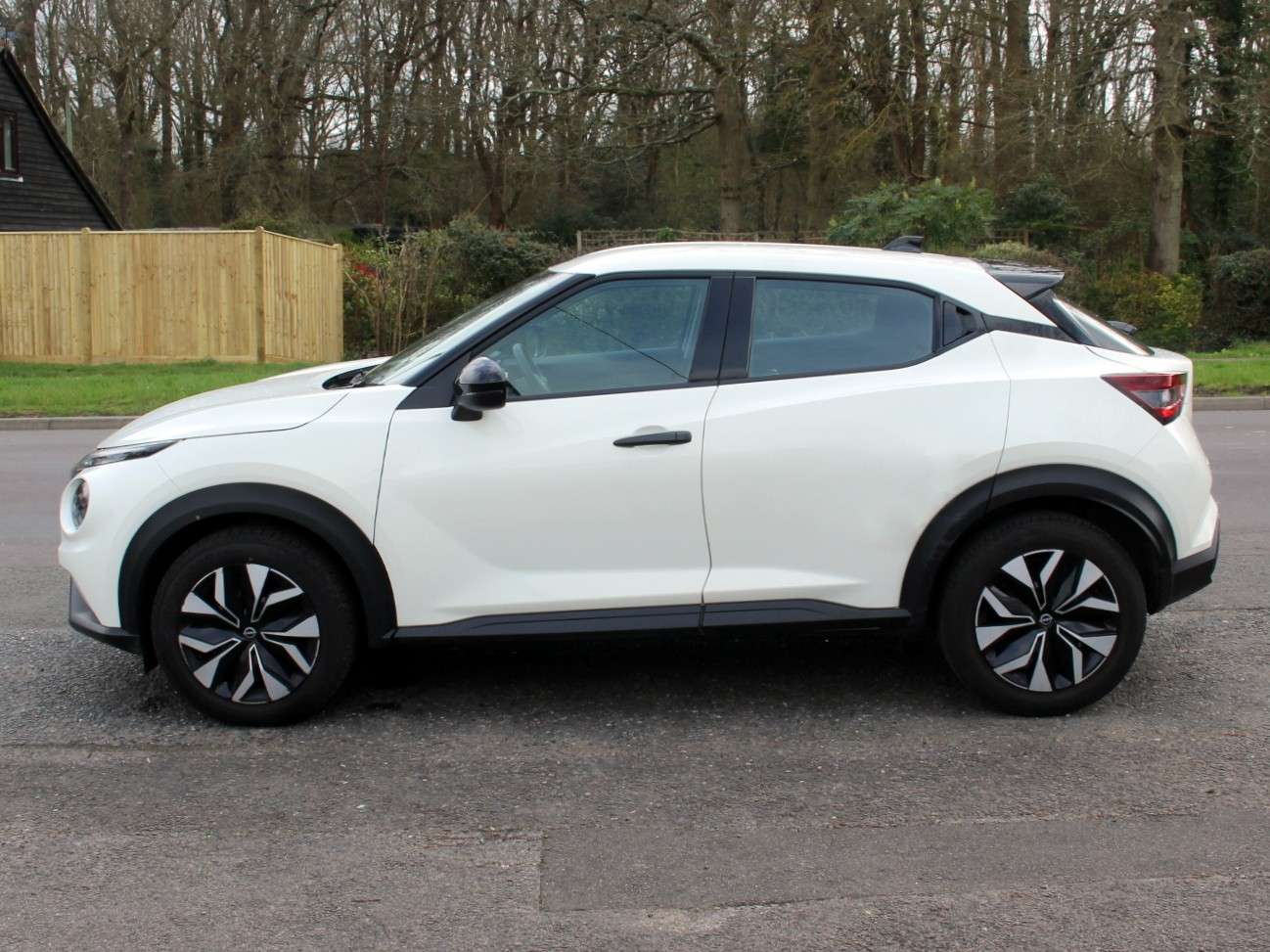 A 2025 NISSAN JUKE 1.0 DIG-T Acenta Premium SUV 5dr Petrol Manual Euro 6 (s/s) (114 ps) A 2025 NISSAN JUKE 1.0 DIG-T Acenta Premium SUV 5dr Petrol Manual Euro 6 (s/s) (114 ps)