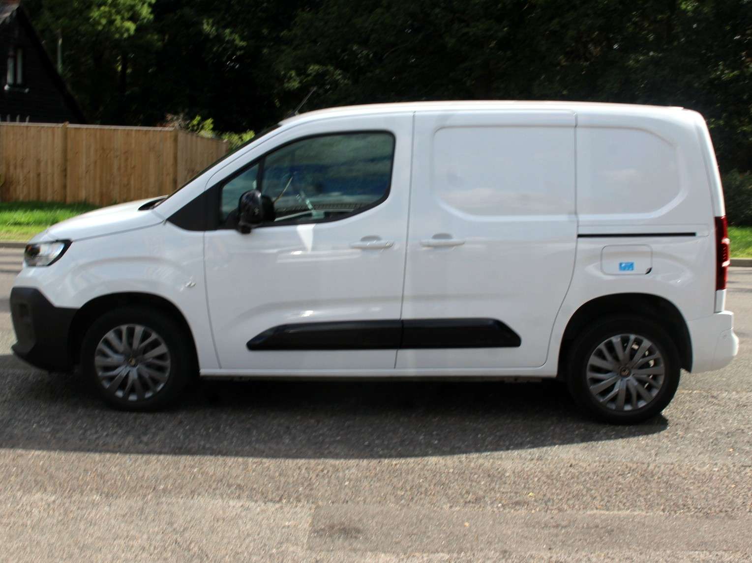 A 2024 CITROEN BERLINGO 1.5 BlueHDi 1000 Driver M Panel Van 5dr Diesel Manual SWB Euro 6 (s/s) (100 ps) A 2024 CITROEN BERLINGO 1.5 BlueHDi 1000 Driver M Panel Van 5dr Diesel Manual SWB Euro 6 (s/s) (100 ps)