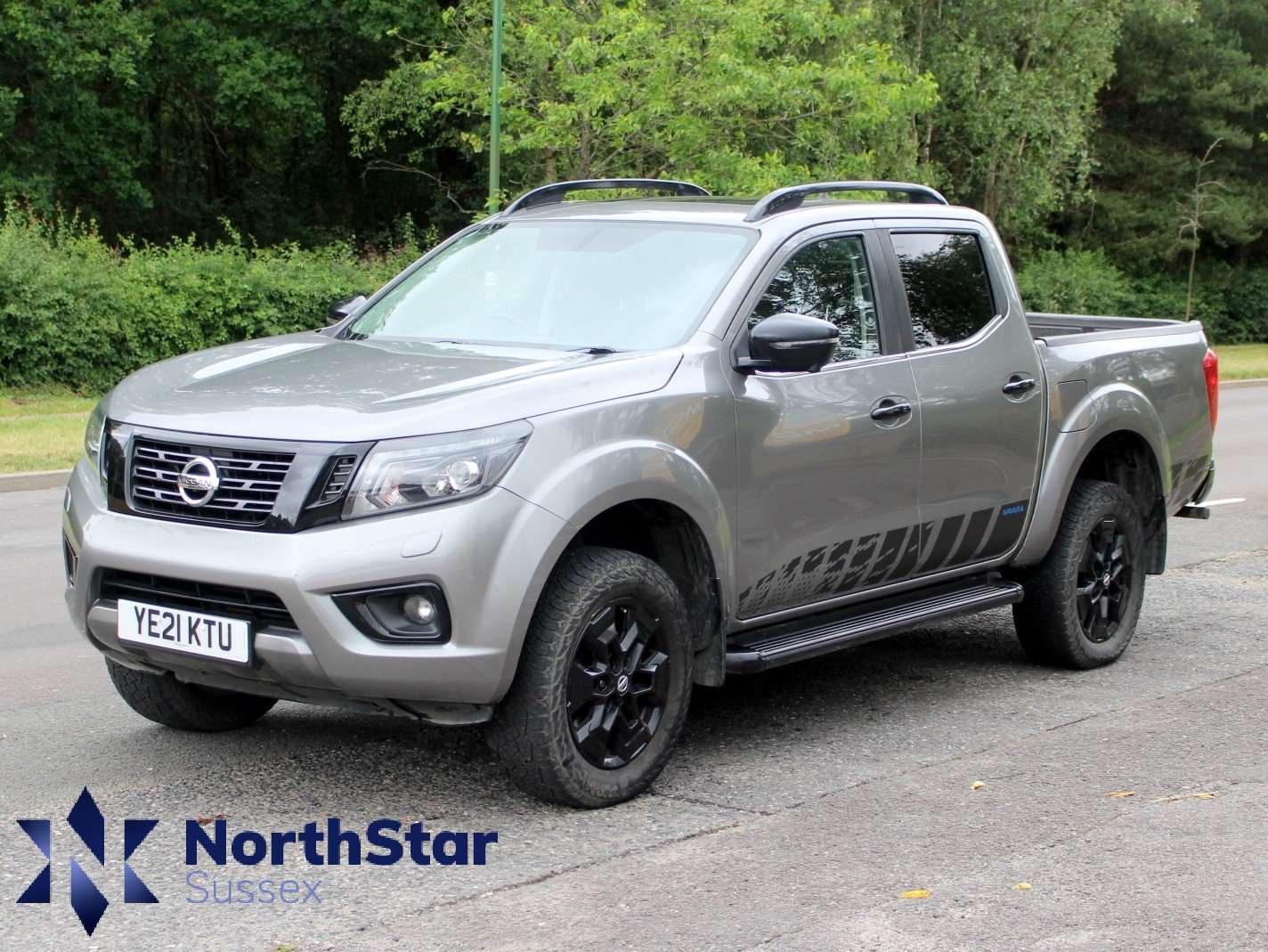 A 2021 NISSAN NAVARA 2.3 dCi N-Guard Pickup Double Cab 4dr Diesel Manual 4WD Euro 6 (s/s) (190 ps) A 2021 NISSAN NAVARA 2.3 dCi N-Guard Pickup Double Cab 4dr Diesel Manual 4WD Euro 6 (s/s) (190 ps)