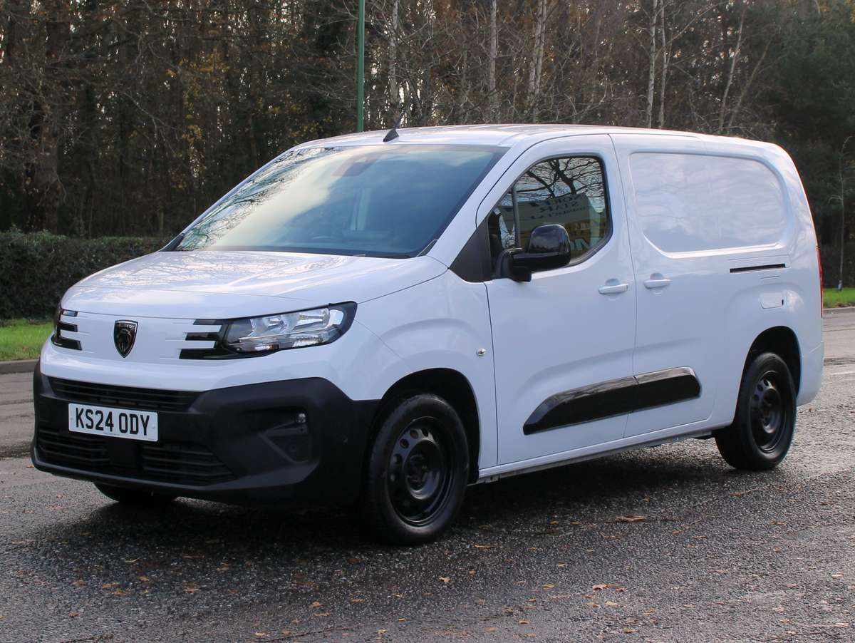 Check out this Peugeot Partner 2024 Diesel Manual