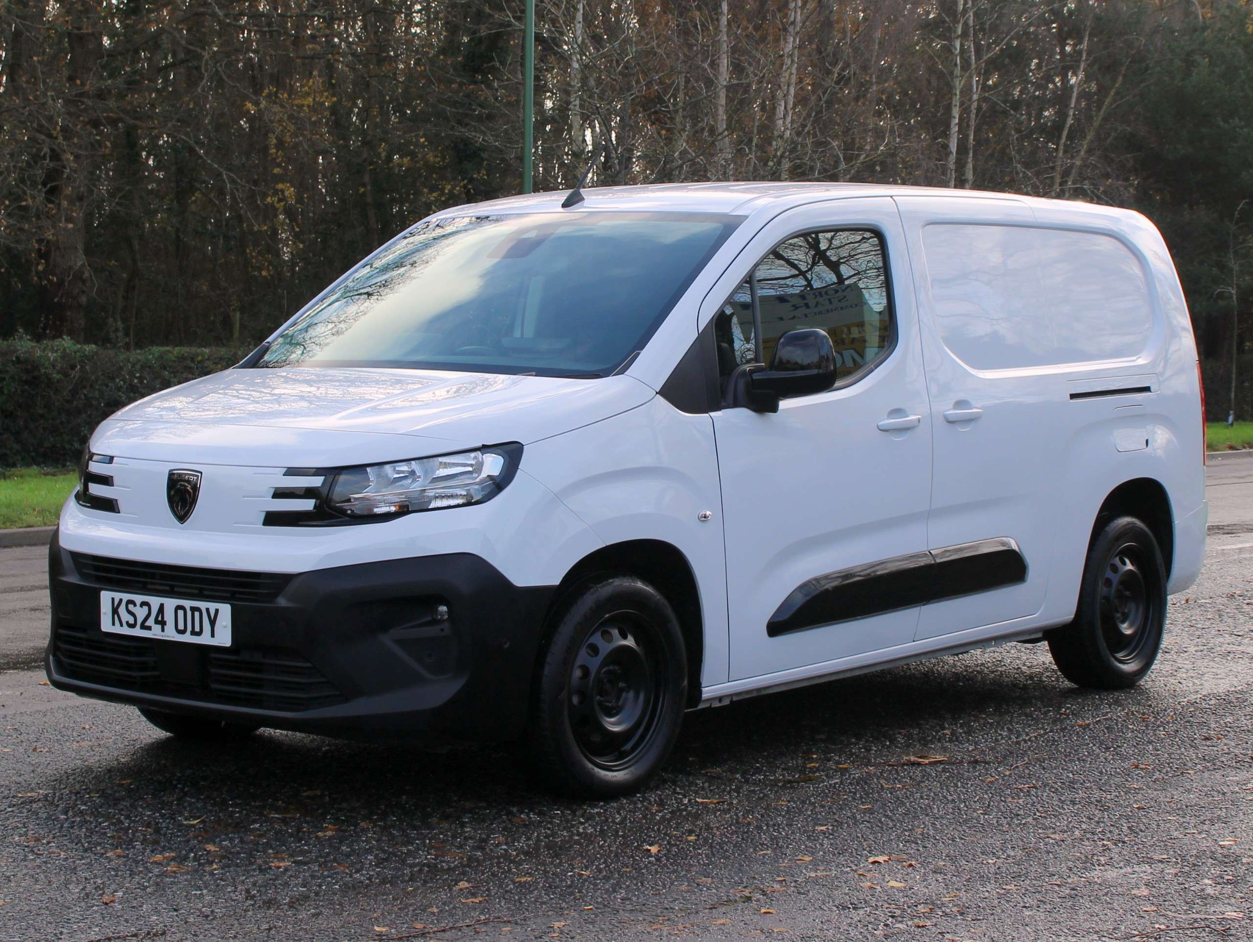 A 2024 PEUGEOT PARTNER 1.5 BlueHDi 950 Asphalt Long Panel Van 6dr Diesel Manual LWB Euro 6 (s/s) (100 ps) A 2024 PEUGEOT PARTNER 1.5 BlueHDi 950 Asphalt Long Panel Van 6dr Diesel Manual LWB Euro 6 (s/s) (100 ps)