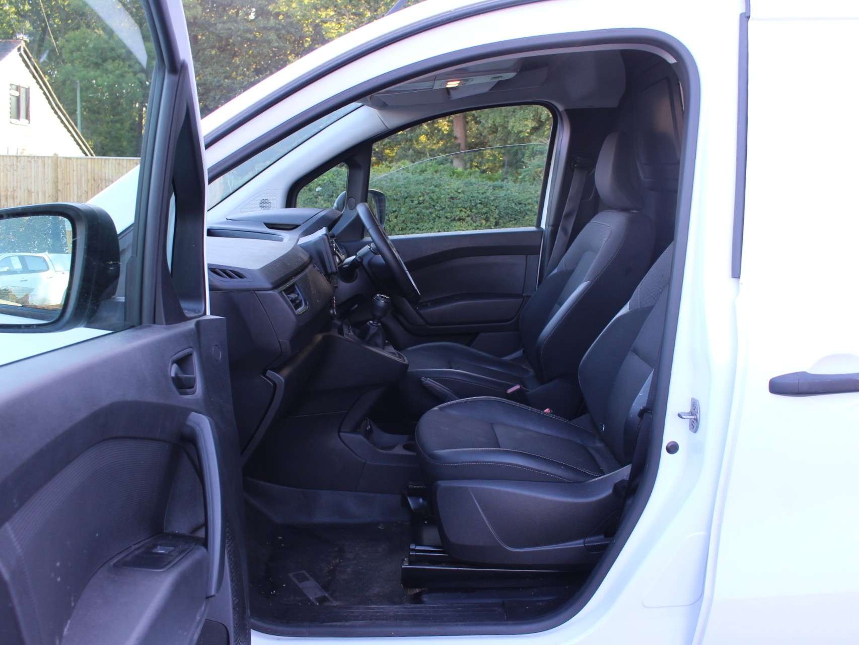 A 2023 RENAULT KANGOO 1.5 dCi Blue ENERGY ML19 Start Panel Van 6dr Diesel Manual MWB Euro 6 (s/s) (95 ps) A 2023 RENAULT KANGOO 1.5 dCi Blue ENERGY ML19 Start Panel Van 6dr Diesel Manual MWB Euro 6 (s/s) (95 ps)