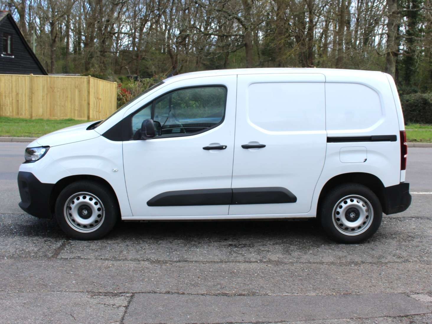 A 2024 VAUXHALL COMBO 1.5 Turbo D 2300 Prime Panel Van 5dr Diesel Manual SWB Euro 6 (s/s) (100 ps) A 2024 VAUXHALL COMBO 1.5 Turbo D 2300 Prime Panel Van 5dr Diesel Manual SWB Euro 6 (s/s) (100 ps)