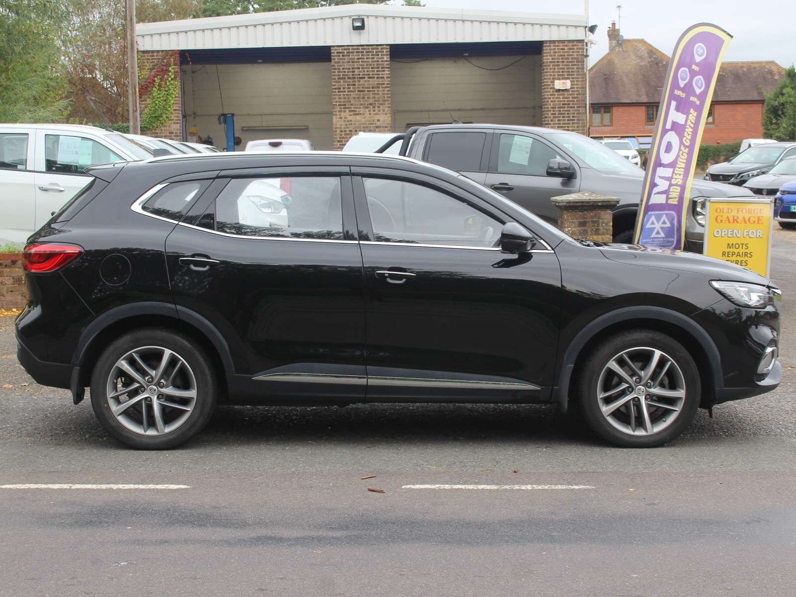 2021 MG HS 2021 MG HS
