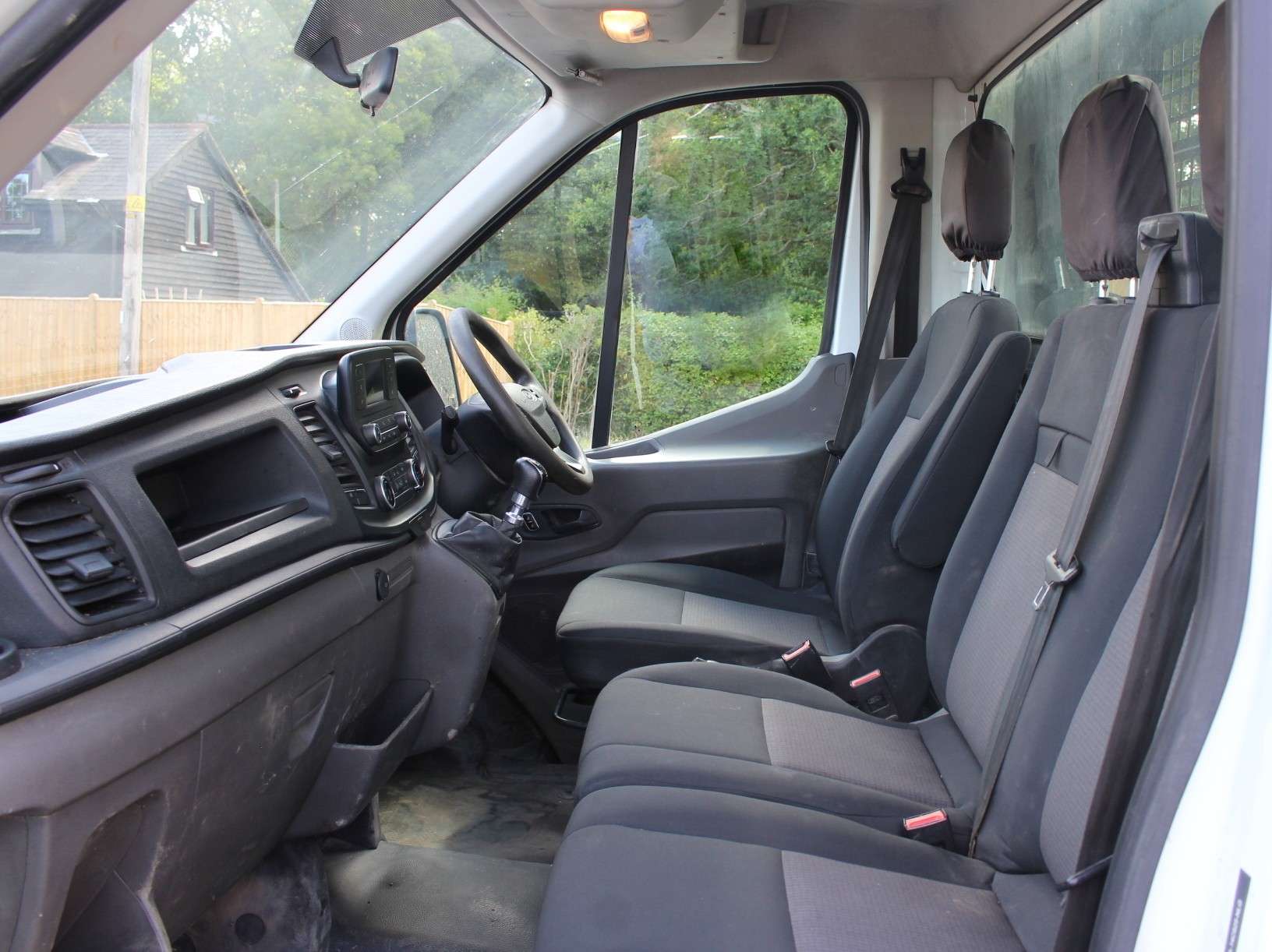 A 2022 FORD TRANSIT 2.0 350 EcoBlue Tipper DRW Diesel Manual RWD L2 Euro 6 (s/s) (130 ps) A 2022 FORD TRANSIT 2.0 350 EcoBlue Tipper DRW Diesel Manual RWD L2 Euro 6 (s/s) (130 ps)