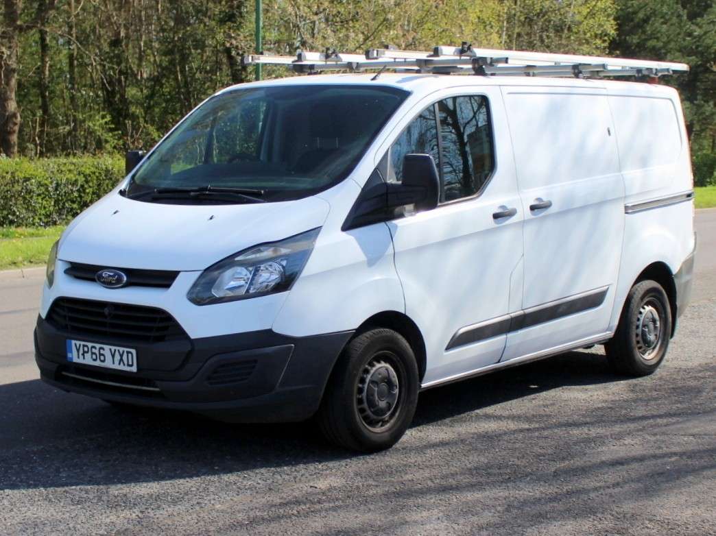 A 2017 FORD TRANSIT CUSTOM 2.0 TDCi 290 Panel Van 5dr Diesel Manual L1 H1 (163 g/km, 104 bhp) A 2017 FORD TRANSIT CUSTOM 2.0 TDCi 290 Panel Van 5dr Diesel Manual L1 H1 (163 g/km, 104 bhp)