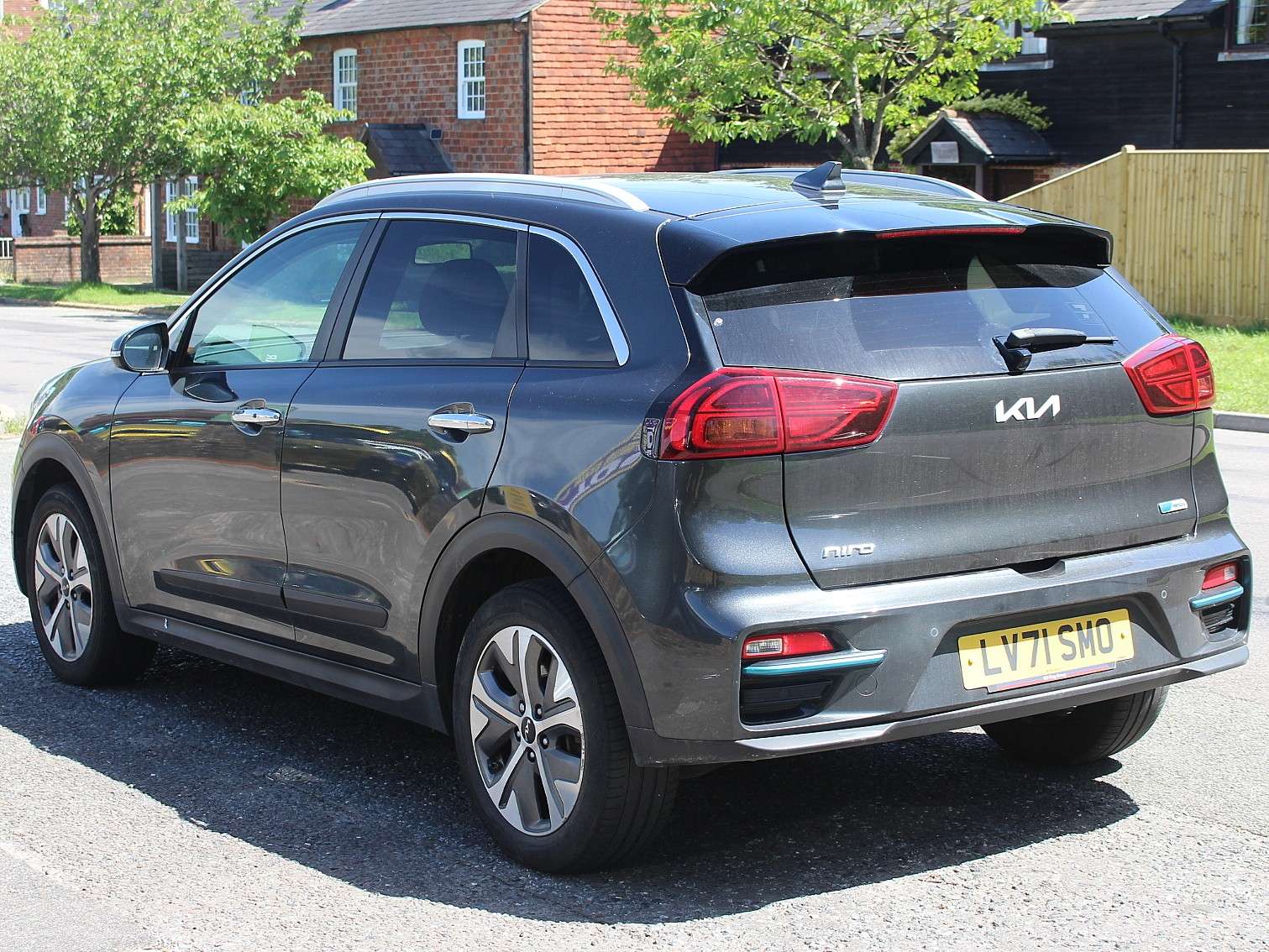 A 2021 KIA NIRO 64kWh 3 SUV 5dr Electric Auto (201 bhp) A 2021 KIA NIRO 64kWh 3 SUV 5dr Electric Auto (201 bhp)