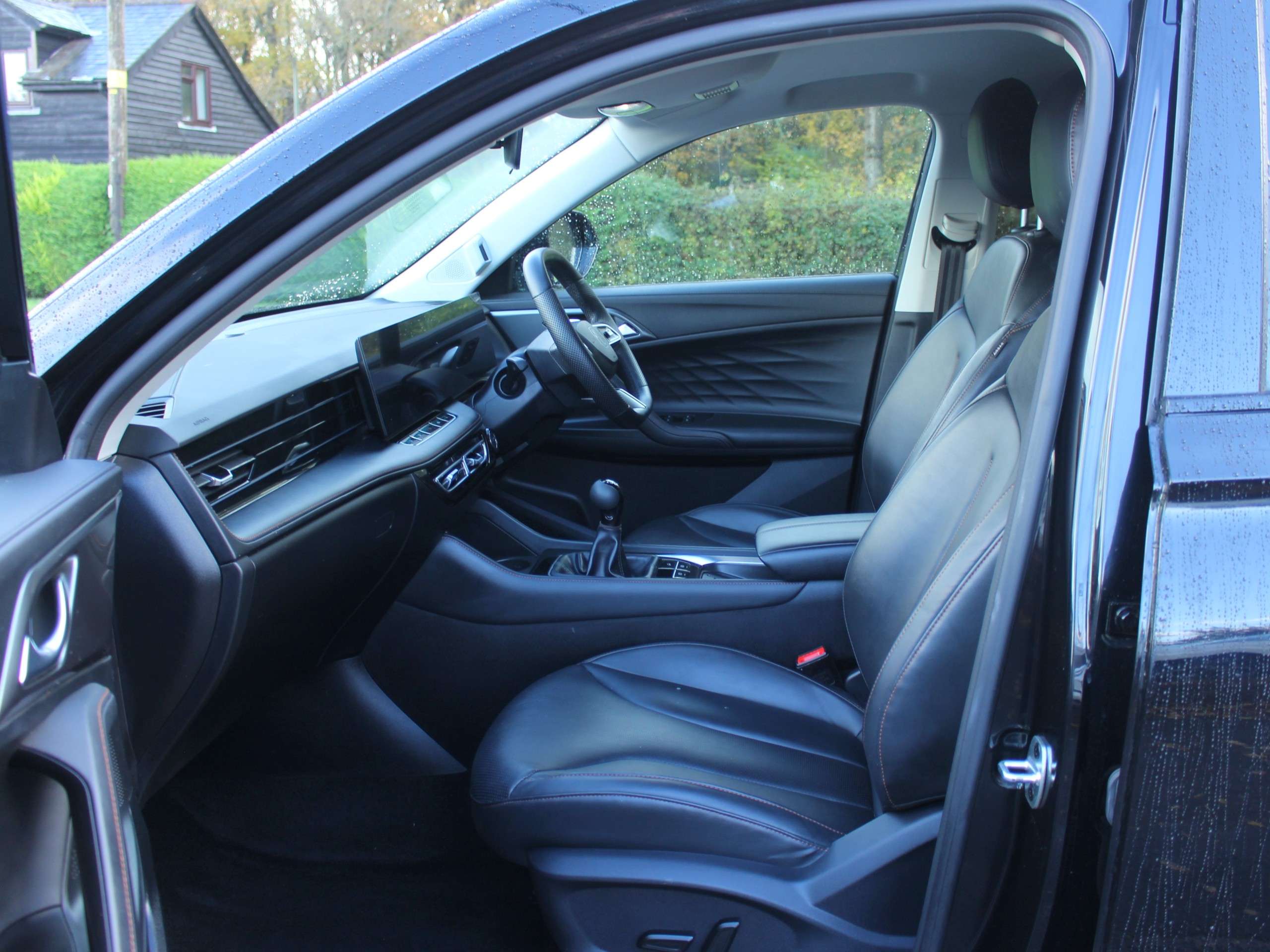 2025 MG HS 2025 MG HS