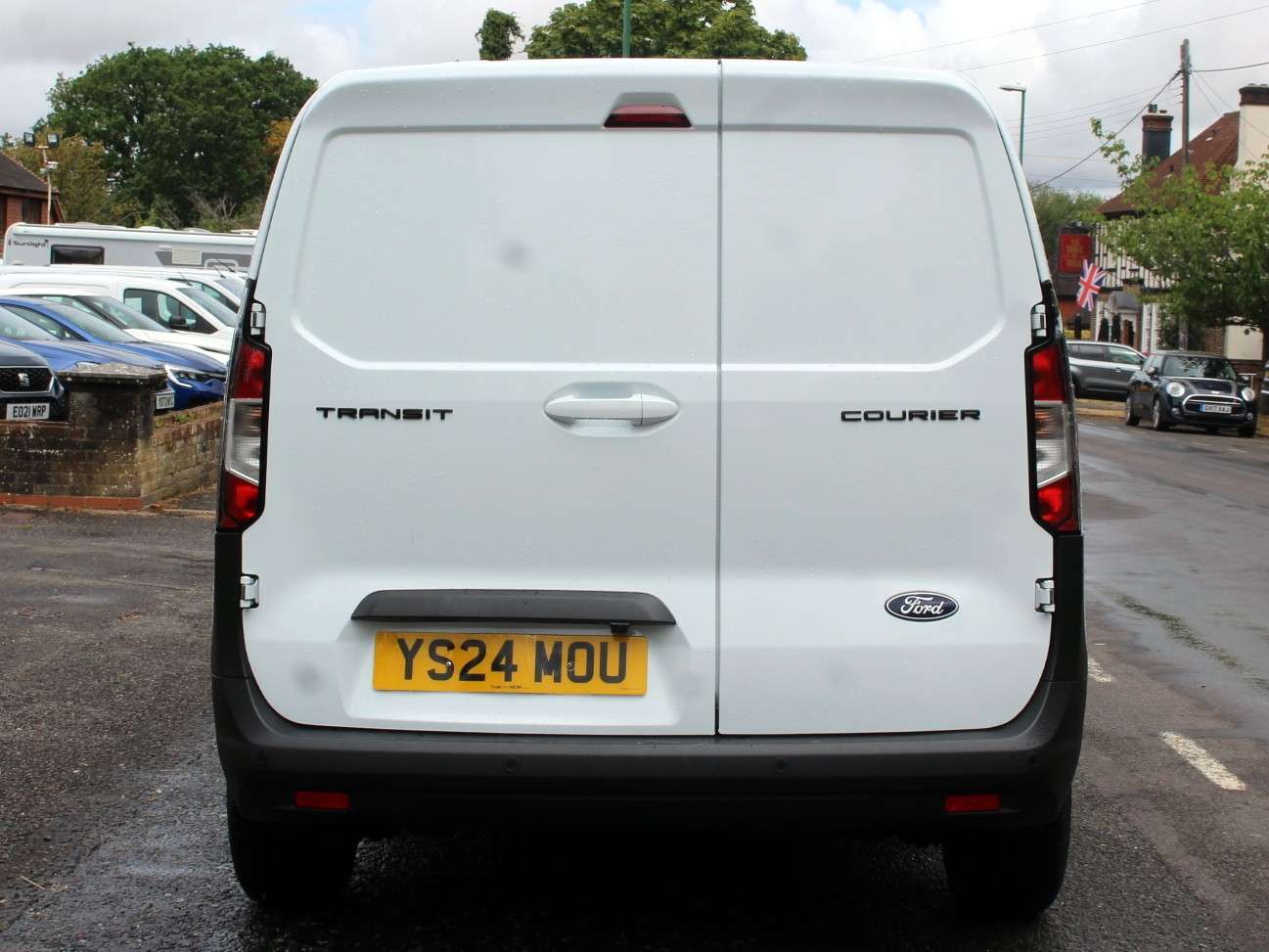 A 2024 FORD TRANSIT COURIER 1.0 EcoBoost Limited Panel Van 5dr Petrol Auto SWB Euro 6 (s/s) (125 ps) A 2024 FORD TRANSIT COURIER 1.0 EcoBoost Limited Panel Van 5dr Petrol Auto SWB Euro 6 (s/s) (125 ps)