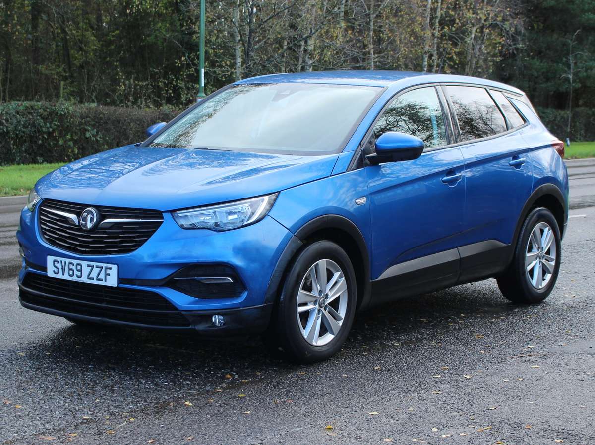 Check out this Vauxhall Grandland X 2019 Petrol Manual