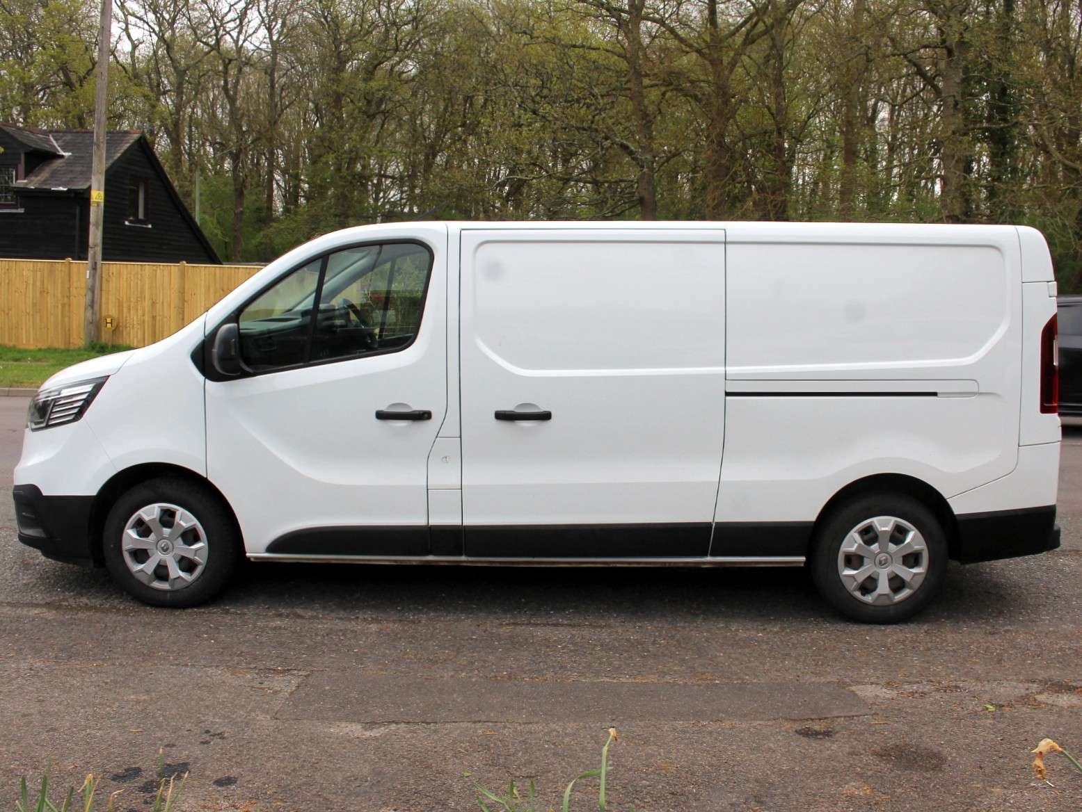 A 2023 RENAULT TRAFIC 2.0 dCi Blue LL30 Business+ Panel Van 5dr Diesel Manual L2 H1 Euro 6 (s/s) (130 ps) A 2023 RENAULT TRAFIC 2.0 dCi Blue LL30 Business+ Panel Van 5dr Diesel Manual L2 H1 Euro 6 (s/s) (130 ps)