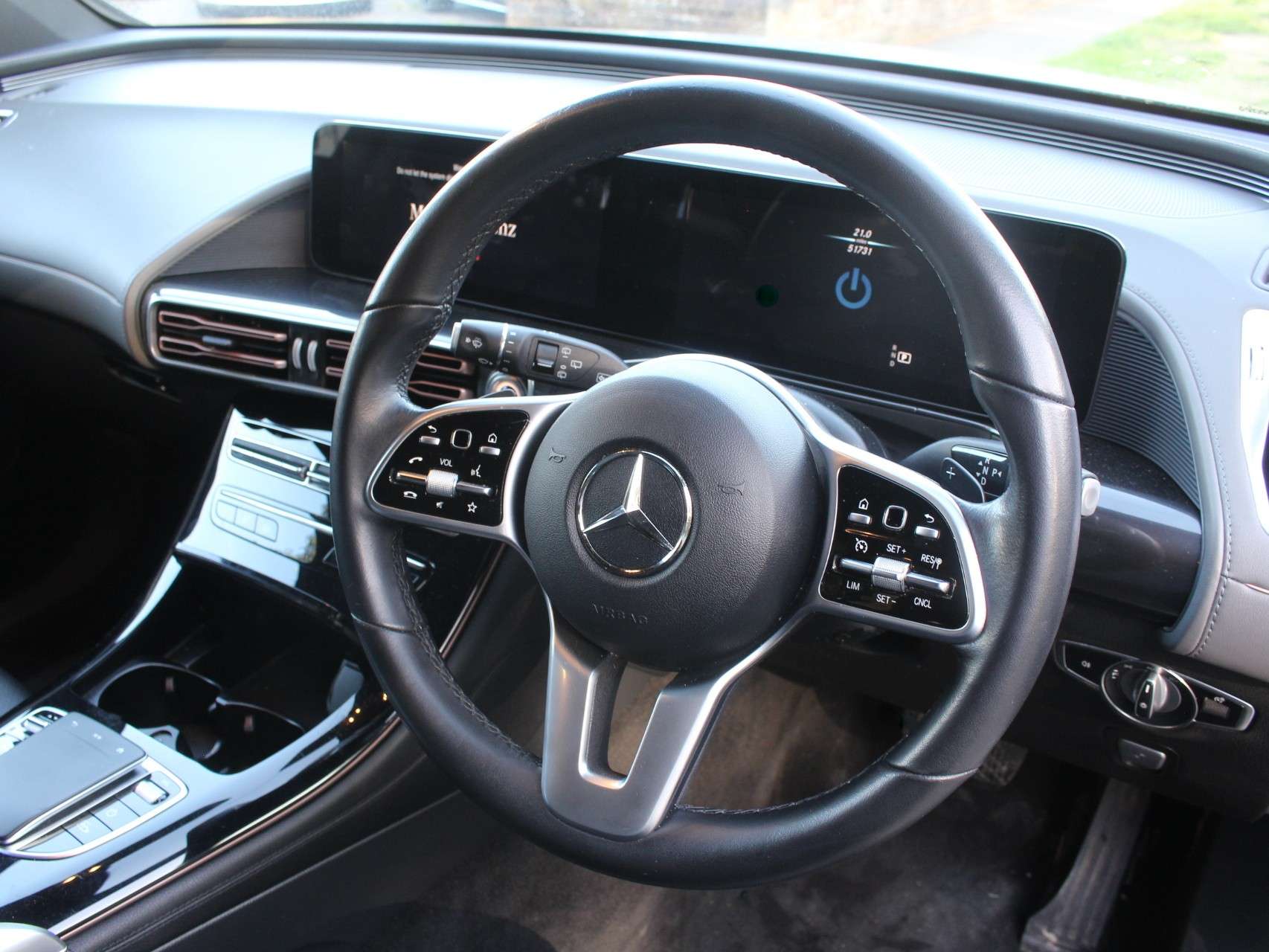 A 2022 MERCEDES-BENZ EQC EQC 400 80kWh Sport SUV 5dr Electric Auto 4MATIC (408 ps) A 2022 MERCEDES-BENZ EQC EQC 400 80kWh Sport SUV 5dr Electric Auto 4MATIC (408 ps)
