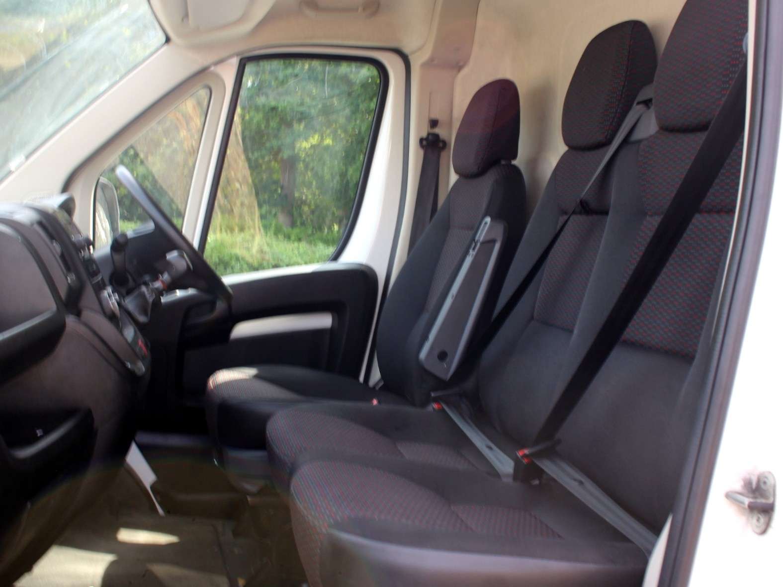 A 2020 PEUGEOT BOXER 2.2 BlueHDi 335 Professional Panel Van 5dr Diesel Manual L3 H2 Euro 6 (s/s) (140 ps) A 2020 PEUGEOT BOXER 2.2 BlueHDi 335 Professional Panel Van 5dr Diesel Manual L3 H2 Euro 6 (s/s) (140 ps)