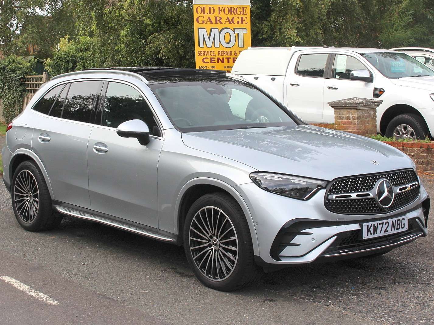 A 2023 MERCEDES-BENZ GLC 2.0 GLC300dh MHEV AMG Line (Premium Plus) SUV 5dr Diesel Hybrid G-Tronic+ 4MATIC Euro 6 (s/s) (291 ps) A 2023 MERCEDES-BENZ GLC 2.0 GLC300dh MHEV AMG Line (Premium Plus) SUV 5dr Diesel Hybrid G-Tronic+ 4MATIC Euro 6 (s/s) (291 ps)