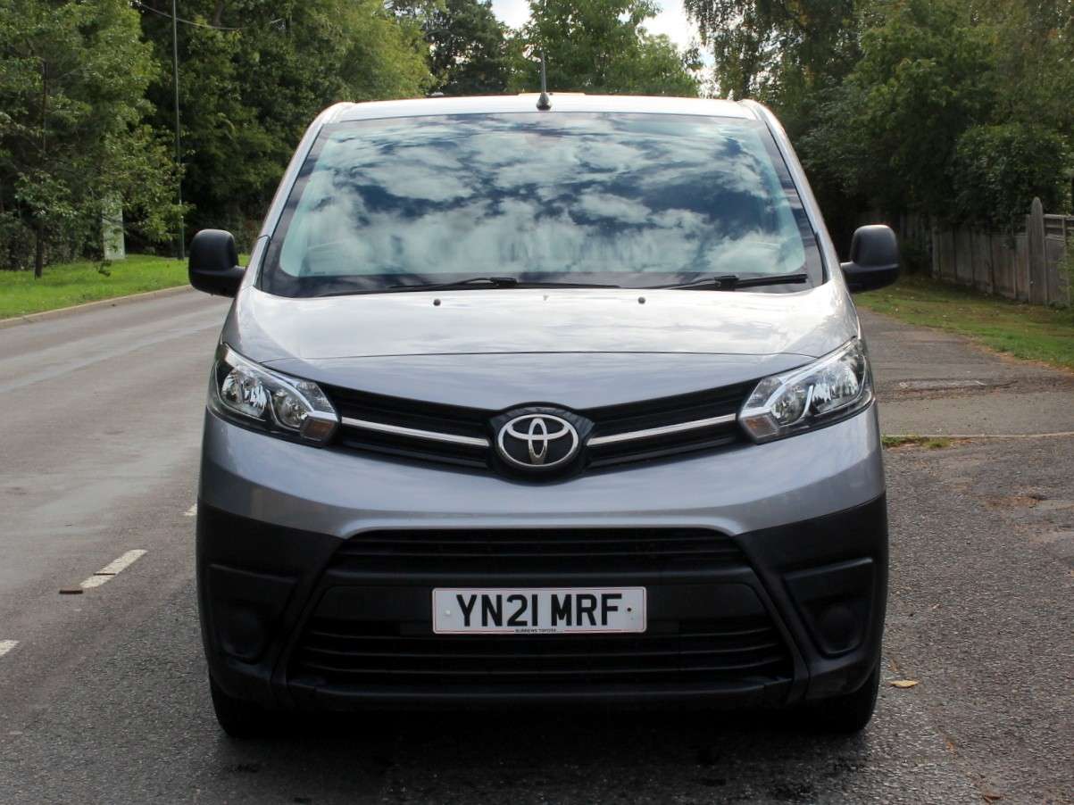 A 2021 TOYOTA PROACE 50kWh Icon Medium Panel Van 6dr Electric Auto MWB (7kW OBC) (136 ps) A 2021 TOYOTA PROACE 50kWh Icon Medium Panel Van 6dr Electric Auto MWB (7kW OBC) (136 ps)