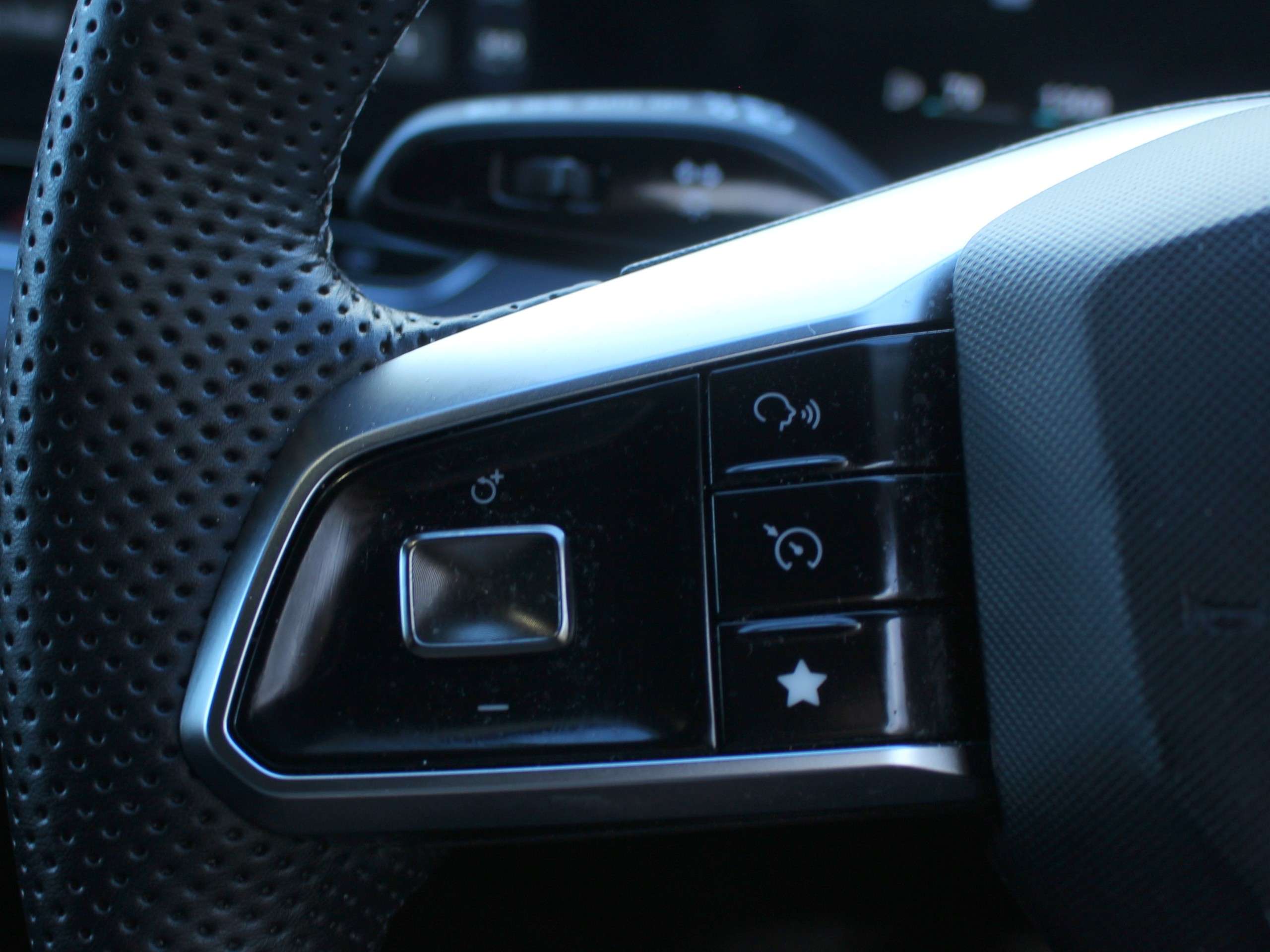 2025 MG HS 2025 MG HS