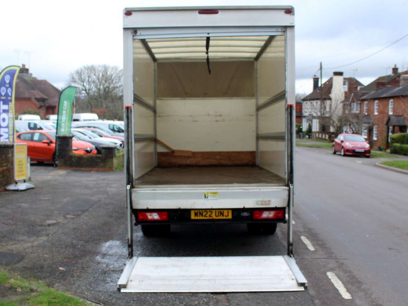 A 2022 FORD TRANSIT 2.0 350 EcoBlue Leader Luton 2dr Diesel DRWl RWD L3 Euro 6 (s/s) (130 ps) A 2022 FORD TRANSIT 2.0 350 EcoBlue Leader Luton 2dr Diesel DRWl RWD L3 Euro 6 (s/s) (130 ps)