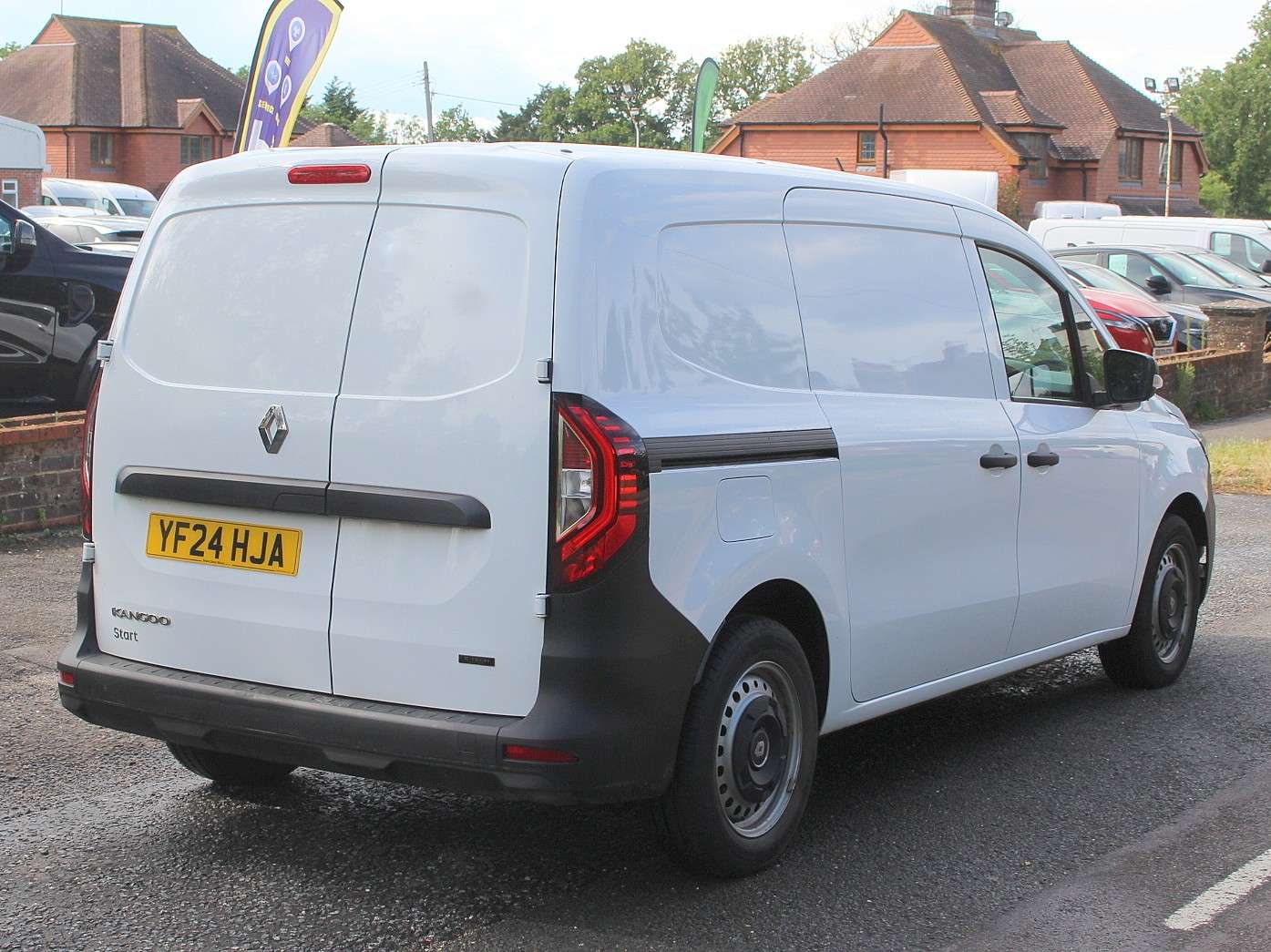 A 2024 RENAULT KANGOO LL21 90kW 44kWh L2 Start Van Auto A 2024 RENAULT KANGOO LL21 90kW 44kWh L2 Start Van Auto