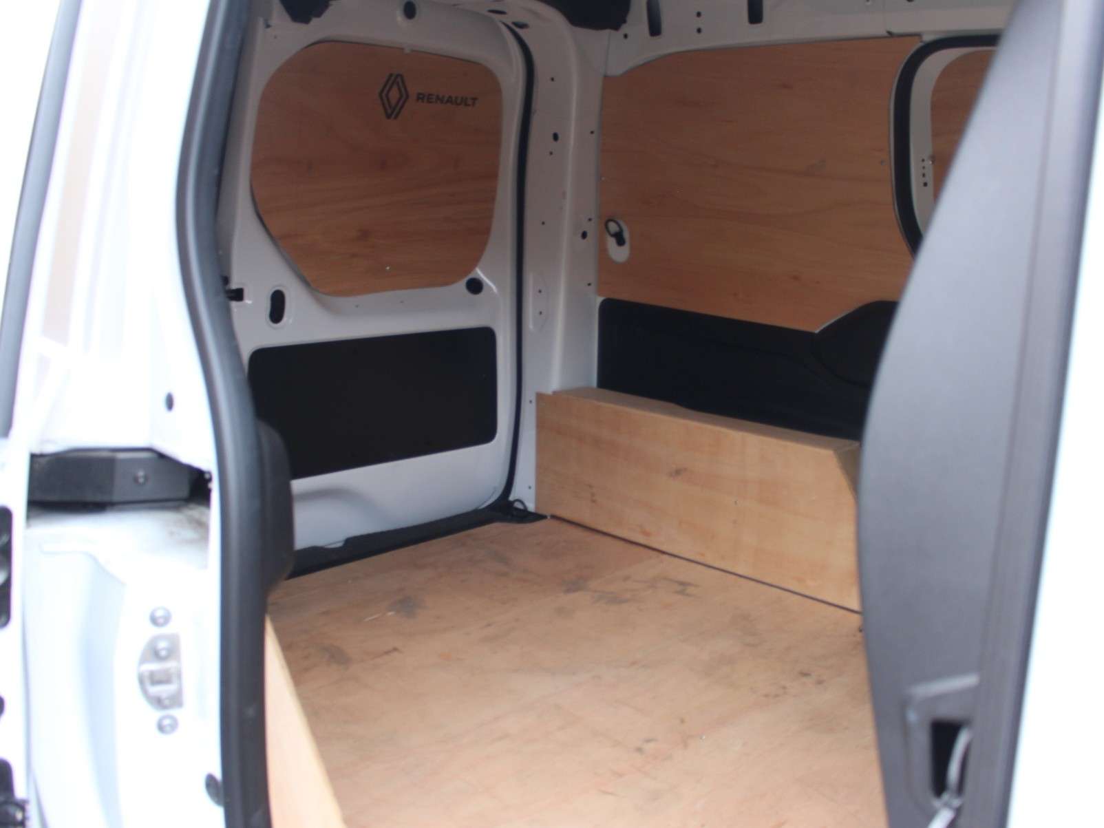 2024 RENAULT KANGOO 2024 RENAULT KANGOO