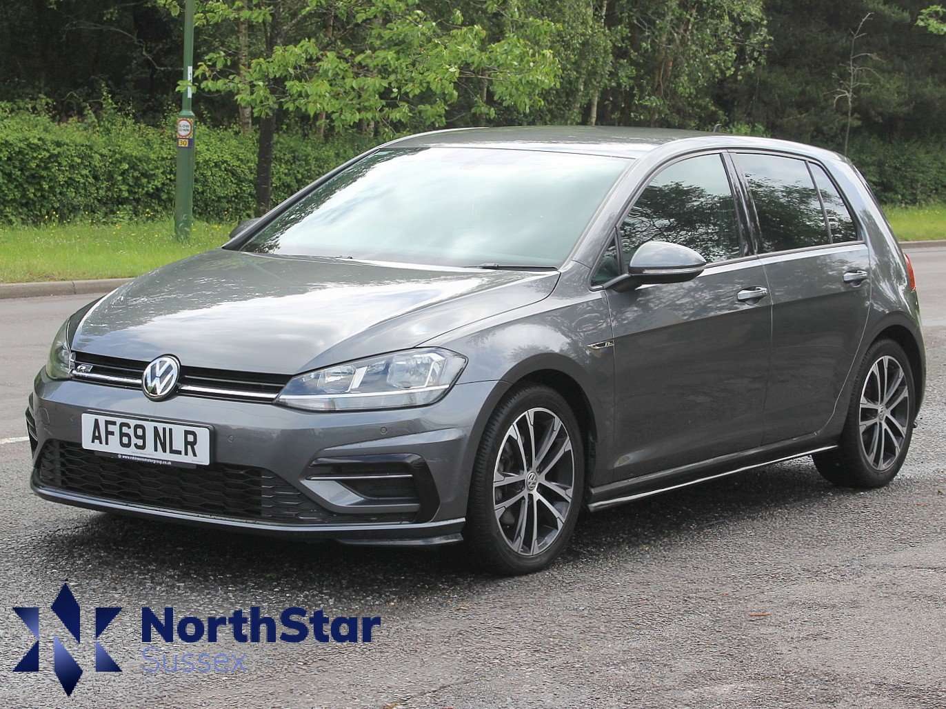 A 2019 VOLKSWAGEN GOLF 1.5 TSI EVO GPF R-Line Hatchback 5dr Petrol DSG Euro 6 (s/s) (150 ps) A 2019 VOLKSWAGEN GOLF 1.5 TSI EVO GPF R-Line Hatchback 5dr Petrol DSG Euro 6 (s/s) (150 ps)