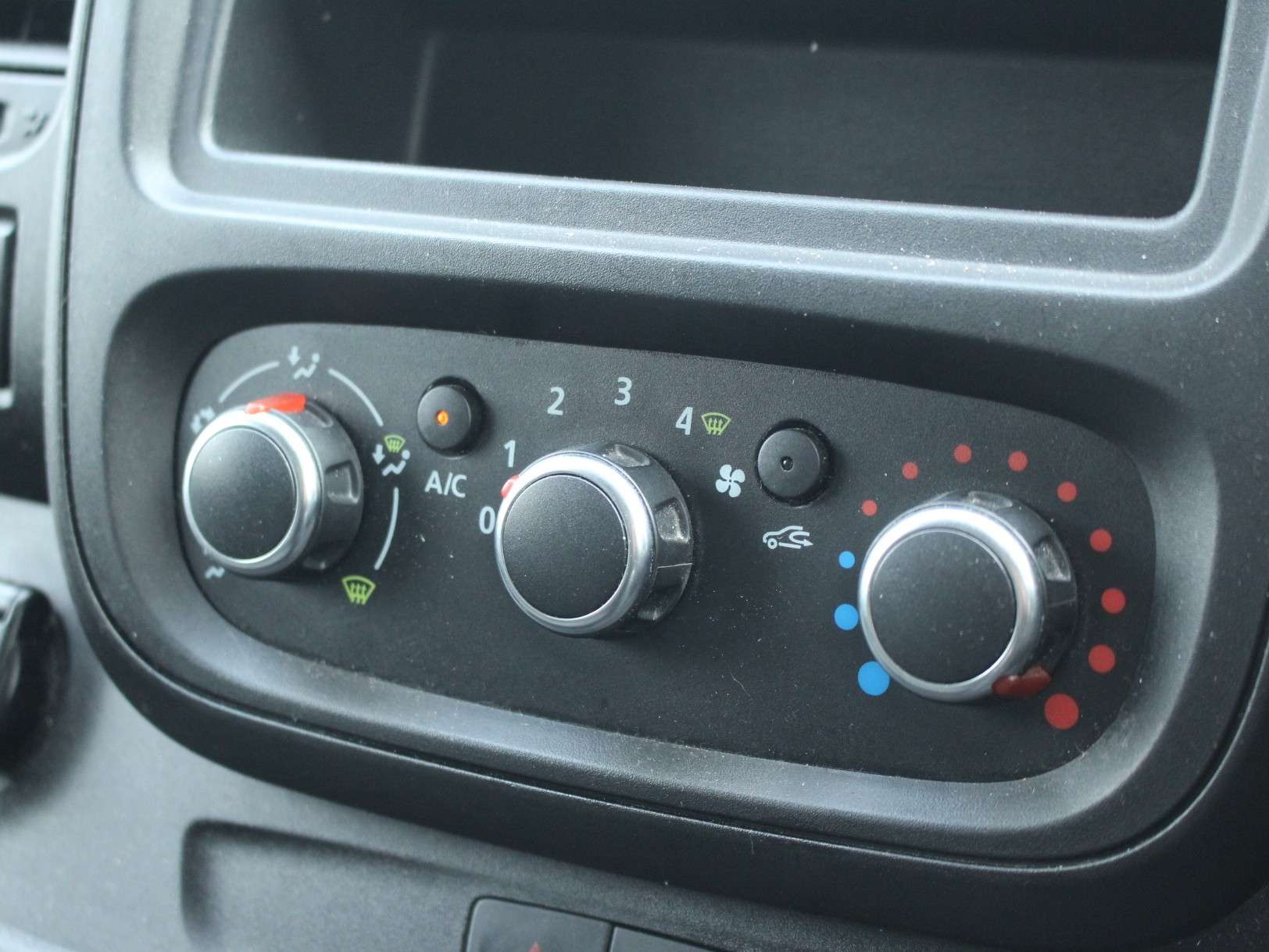 2021 RENAULT TRAFIC 2021 RENAULT TRAFIC