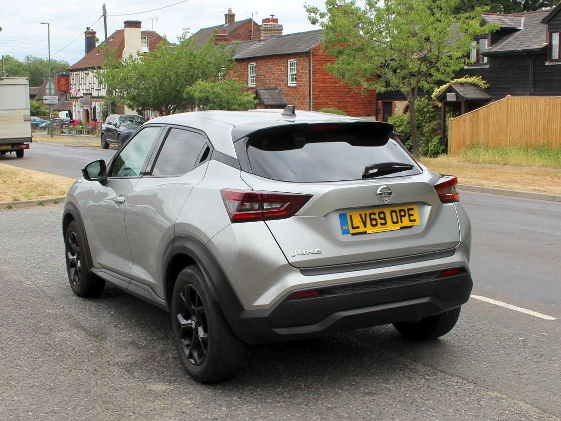 A 2020 NISSAN JUKE 1.0 DIG-T N-Connecta SUV 5dr Petrol Manual Euro 6 (s/s) (117 ps) A 2020 NISSAN JUKE 1.0 DIG-T N-Connecta SUV 5dr Petrol Manual Euro 6 (s/s) (117 ps)