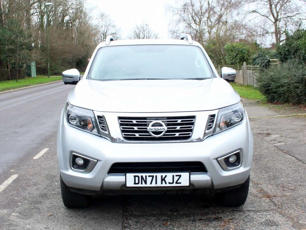 A 2021 NISSAN NAVARA 2.3 dCi Tekna Pickup Double Cab 4dr Diesel Manual 4WD Euro 6 (s/s) (190 ps) A 2021 NISSAN NAVARA 2.3 dCi Tekna Pickup Double Cab 4dr Diesel Manual 4WD Euro 6 (s/s) (190 ps)