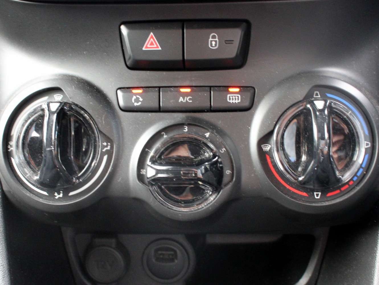 2019 PEUGEOT 208 2019 PEUGEOT 208
